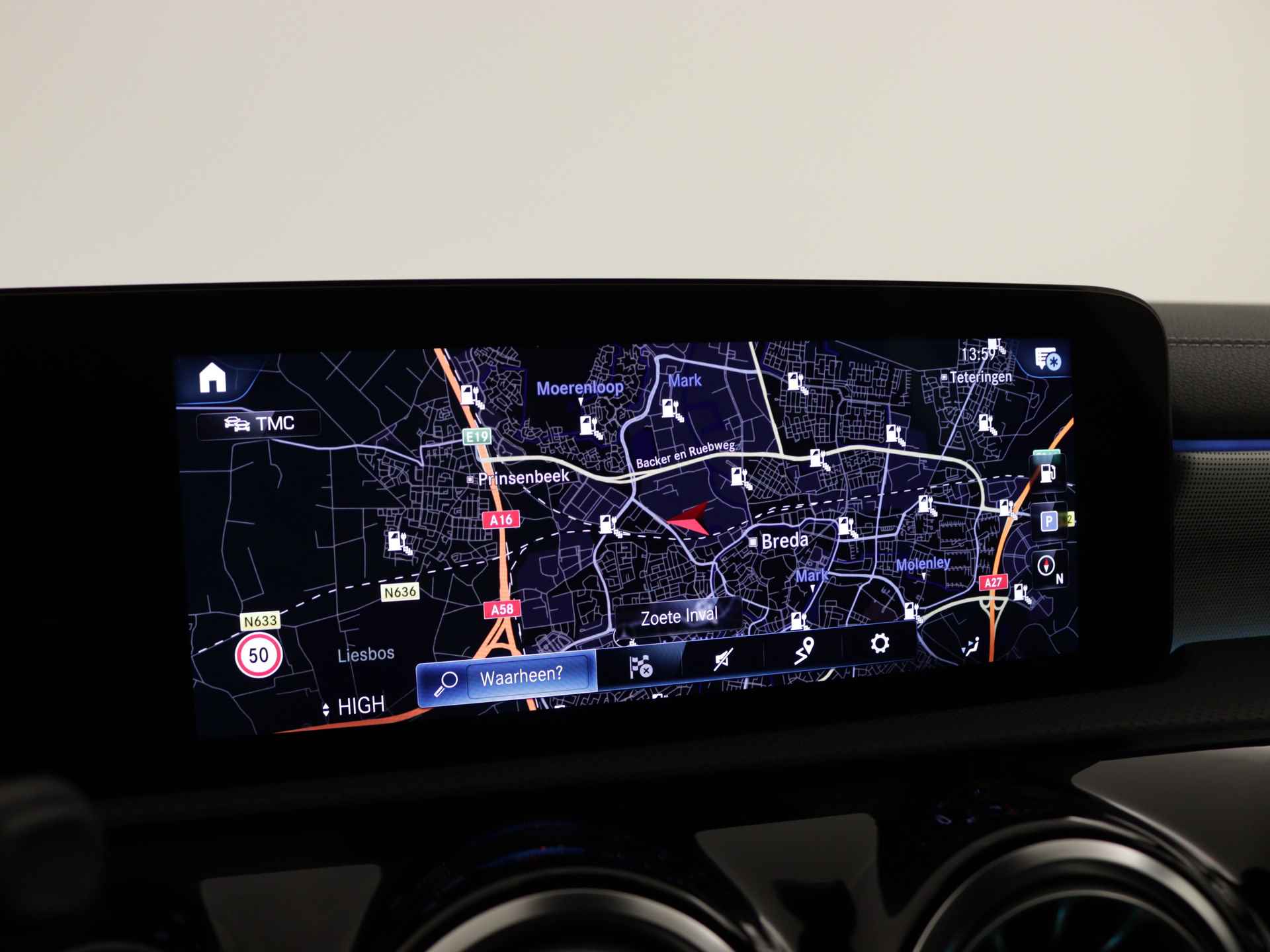 Mercedes-Benz A-Klasse 250 e AMG Limited | Apple Carplay | Sfeerverlichting | Nightpakket | MBUX augmented reality voor navigatie | Inclusief 24 maanden MB Certified garantie voor Europa. - 10/43