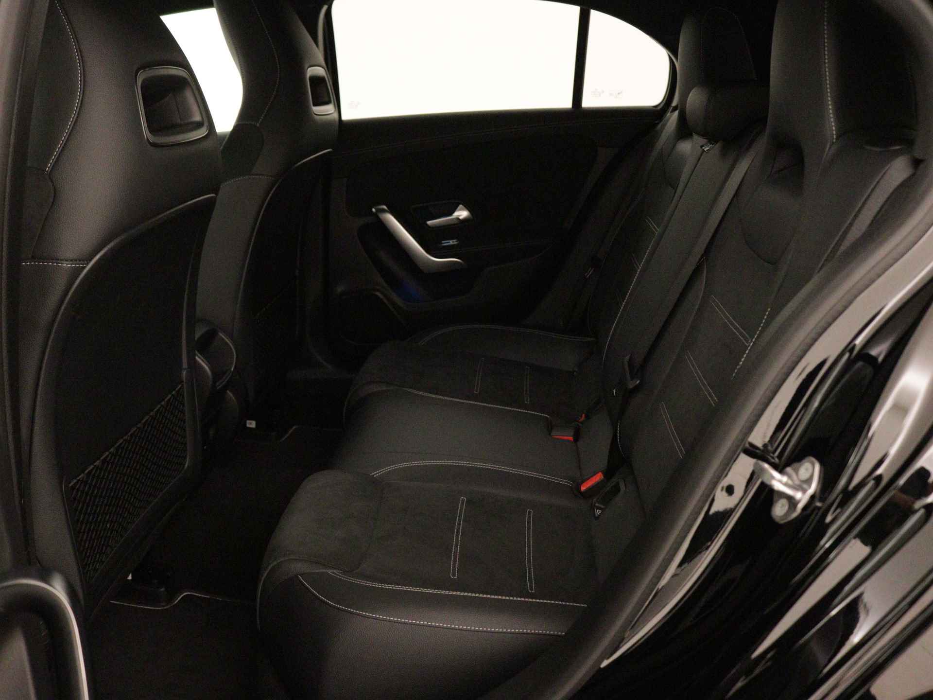 Mercedes-Benz A-Klasse 250 e AMG Limited | Apple Carplay | Sfeerverlichting | Nightpakket | MBUX augmented reality voor navigatie | Inclusief 24 maanden MB Certified garantie voor Europa. - 20/43