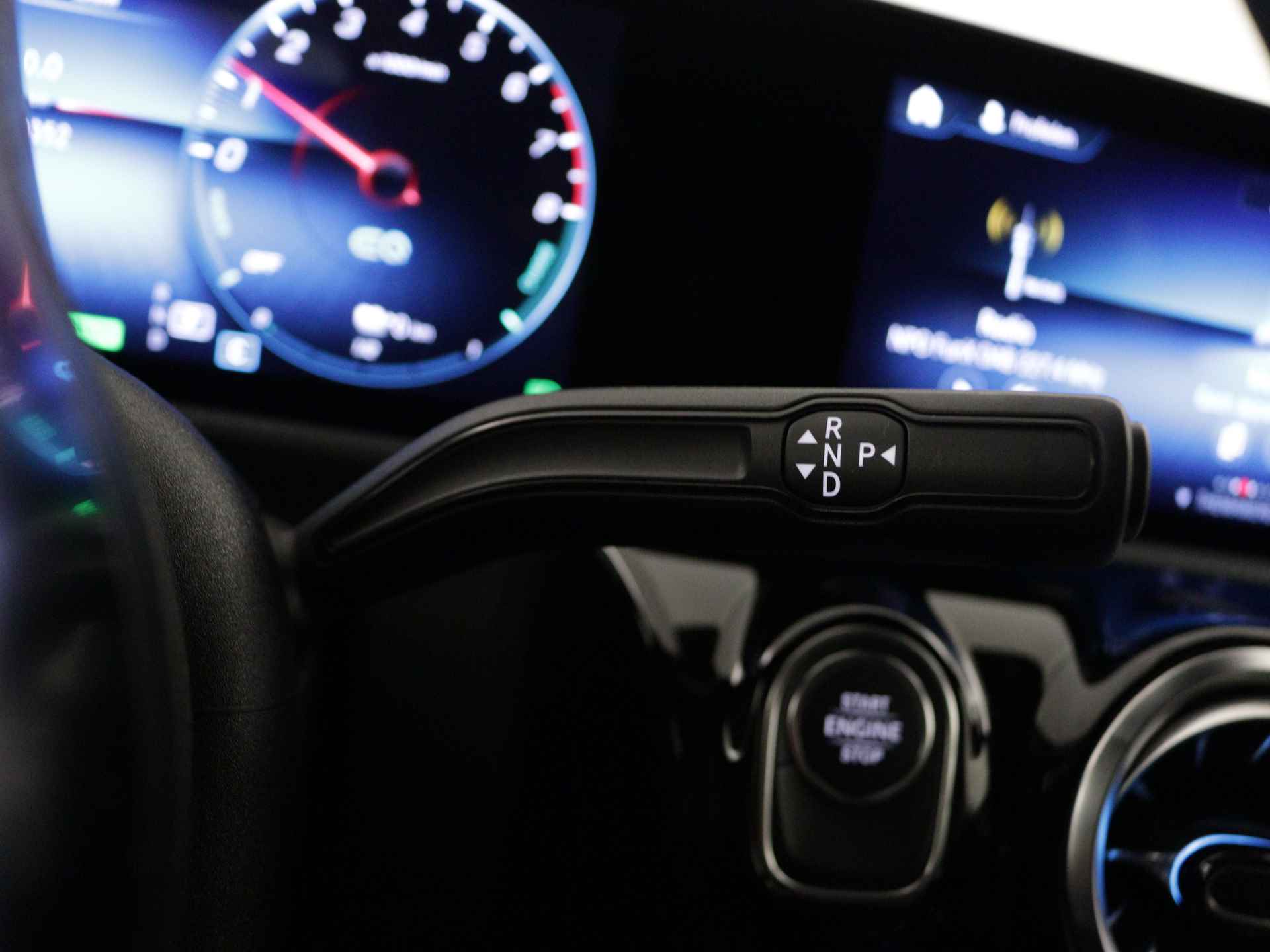 Mercedes-Benz A-Klasse 250 e AMG Limited | Apple Carplay | Sfeerverlichting | Nightpakket | MBUX augmented reality voor navigatie | Inclusief 24 maanden MB Certified garantie voor Europa. - 24/43