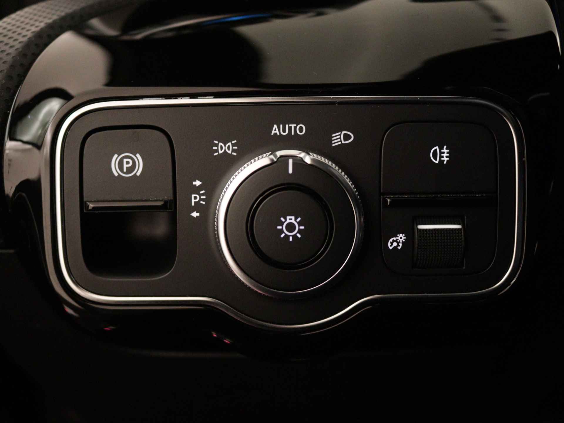 Mercedes-Benz A-Klasse 250 e AMG Limited | Apple Carplay | Sfeerverlichting | Nightpakket | MBUX augmented reality voor navigatie | Inclusief 24 maanden MB Certified garantie voor Europa. - 32/43