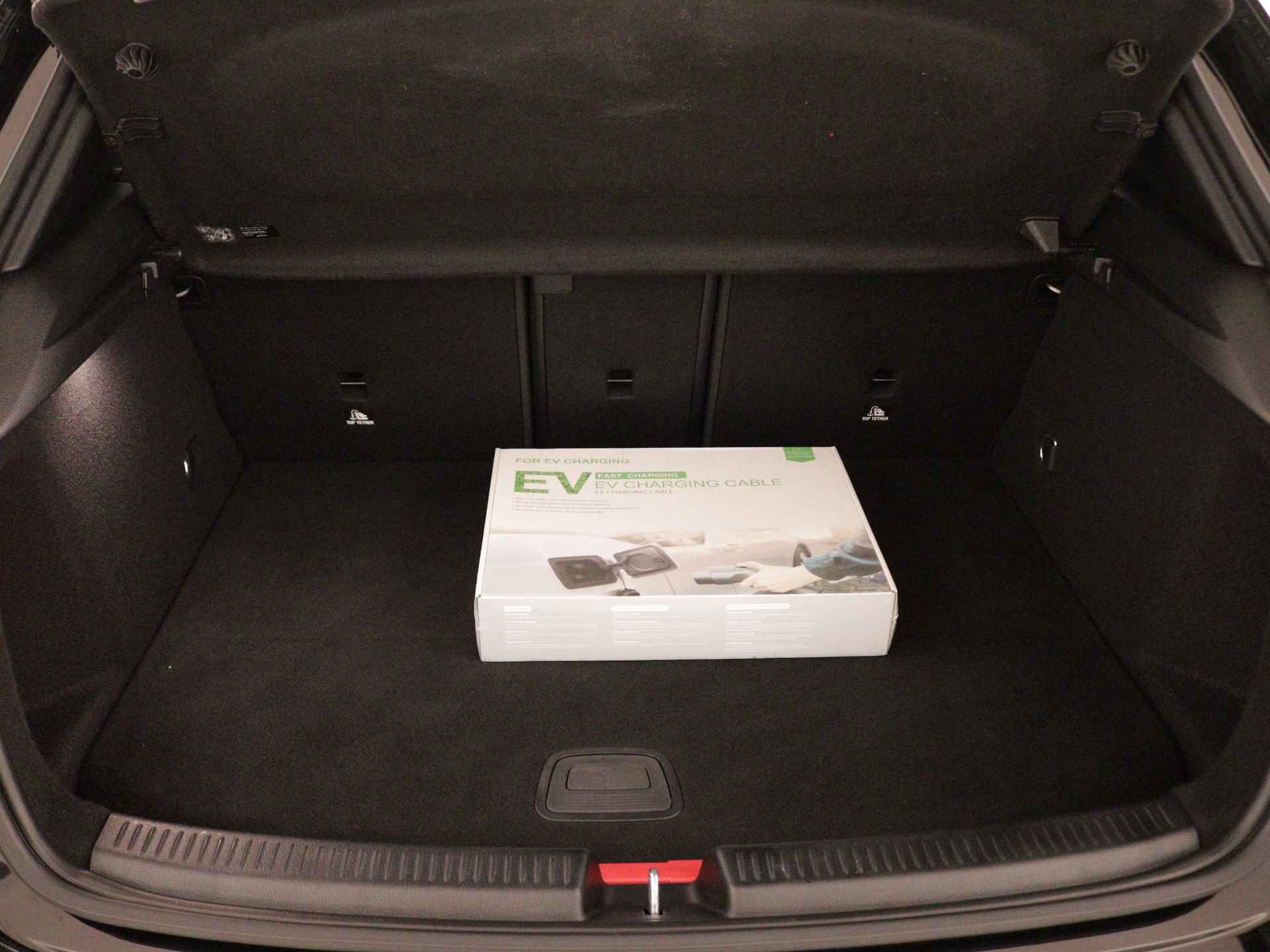 Mercedes-Benz A-Klasse 250 e AMG Limited | Apple Carplay | Sfeerverlichting | Nightpakket | MBUX augmented reality voor navigatie | Inclusief 24 maanden MB Certified garantie voor Europa. - 35/43