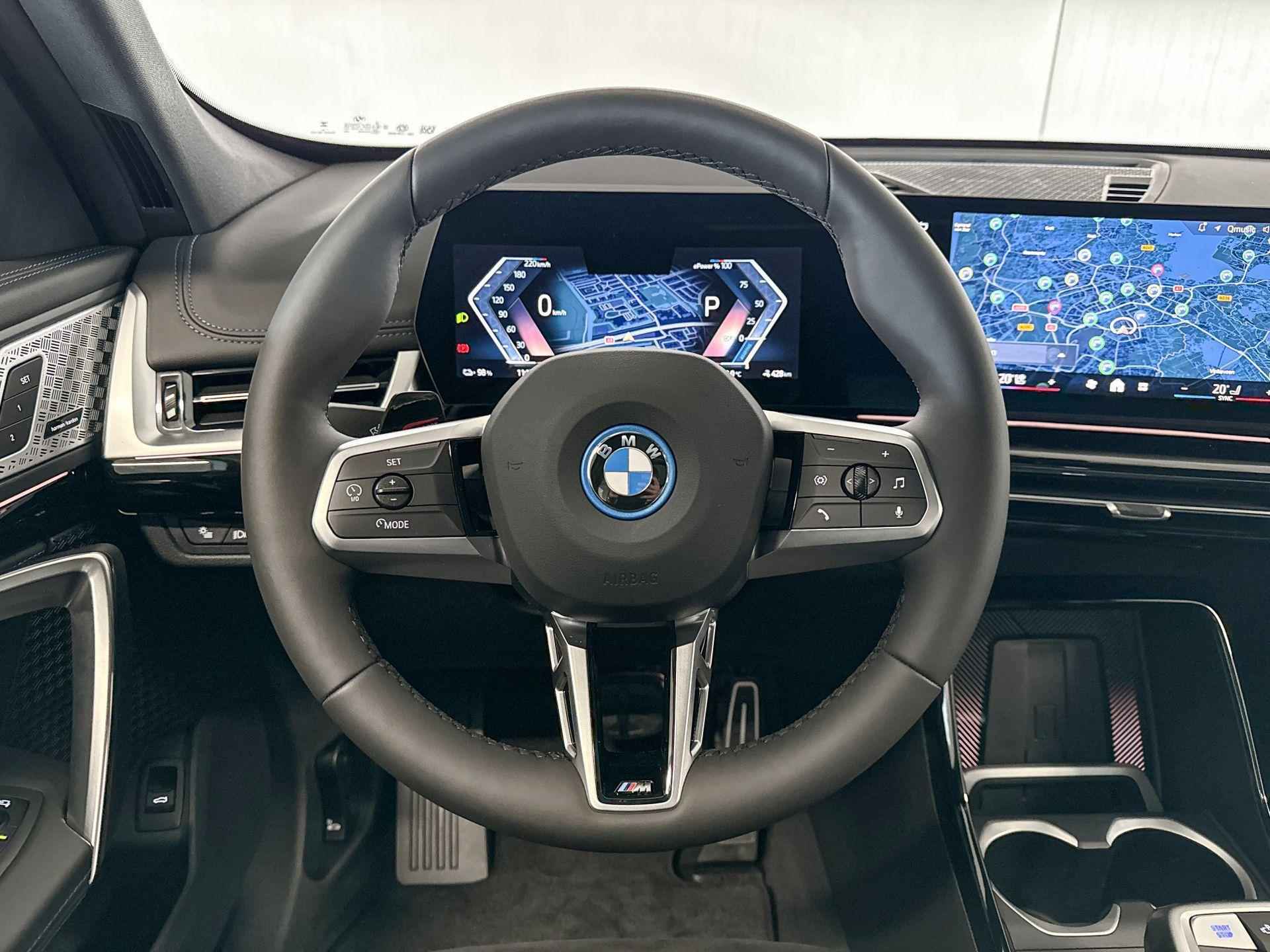 BMW iX1 eDrive20 67 kWh | M Sportpakket Pro | Driving Assistant Plus - 12/25