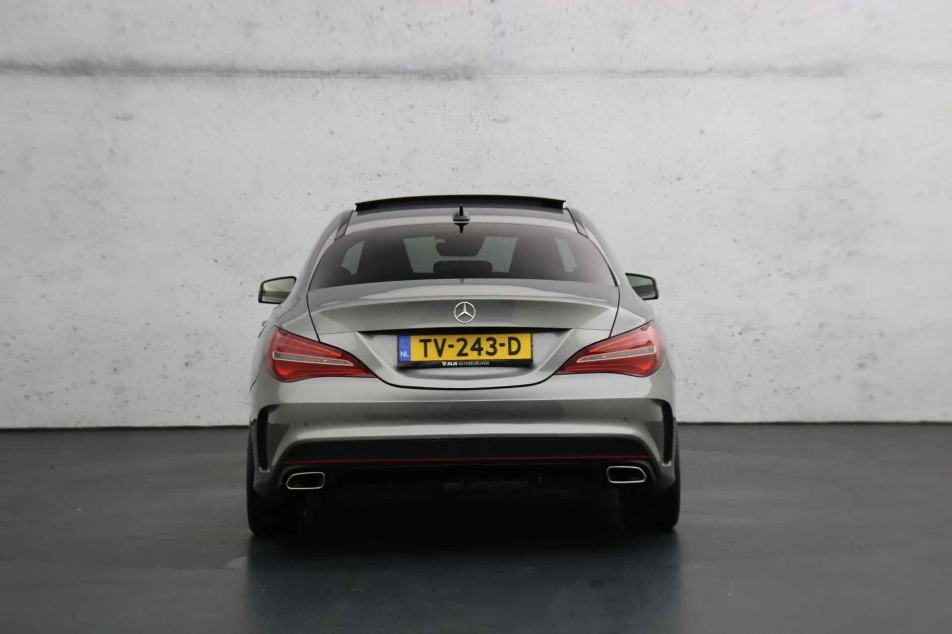 Mercedes-Benz CLA-Klasse 250 AMG | Automaat | Panoramadak | Camera | Leder/alcantara | Bi-xenon | Navigatie - 15/31