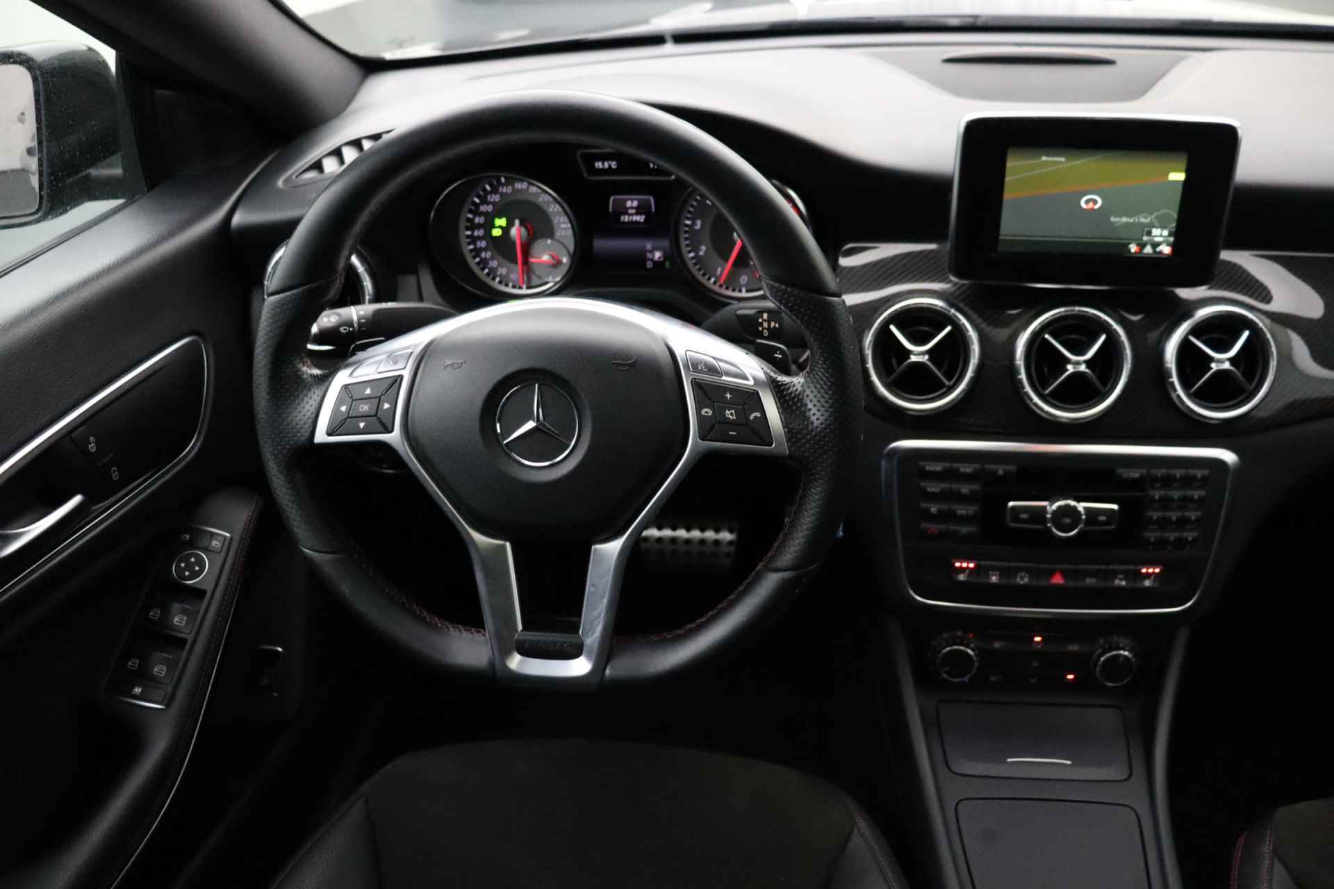 Mercedes-Benz CLA-Klasse 250 AMG | Automaat | Panoramadak | Camera | Leder/alcantara | Bi-xenon | Navigatie - 16/31