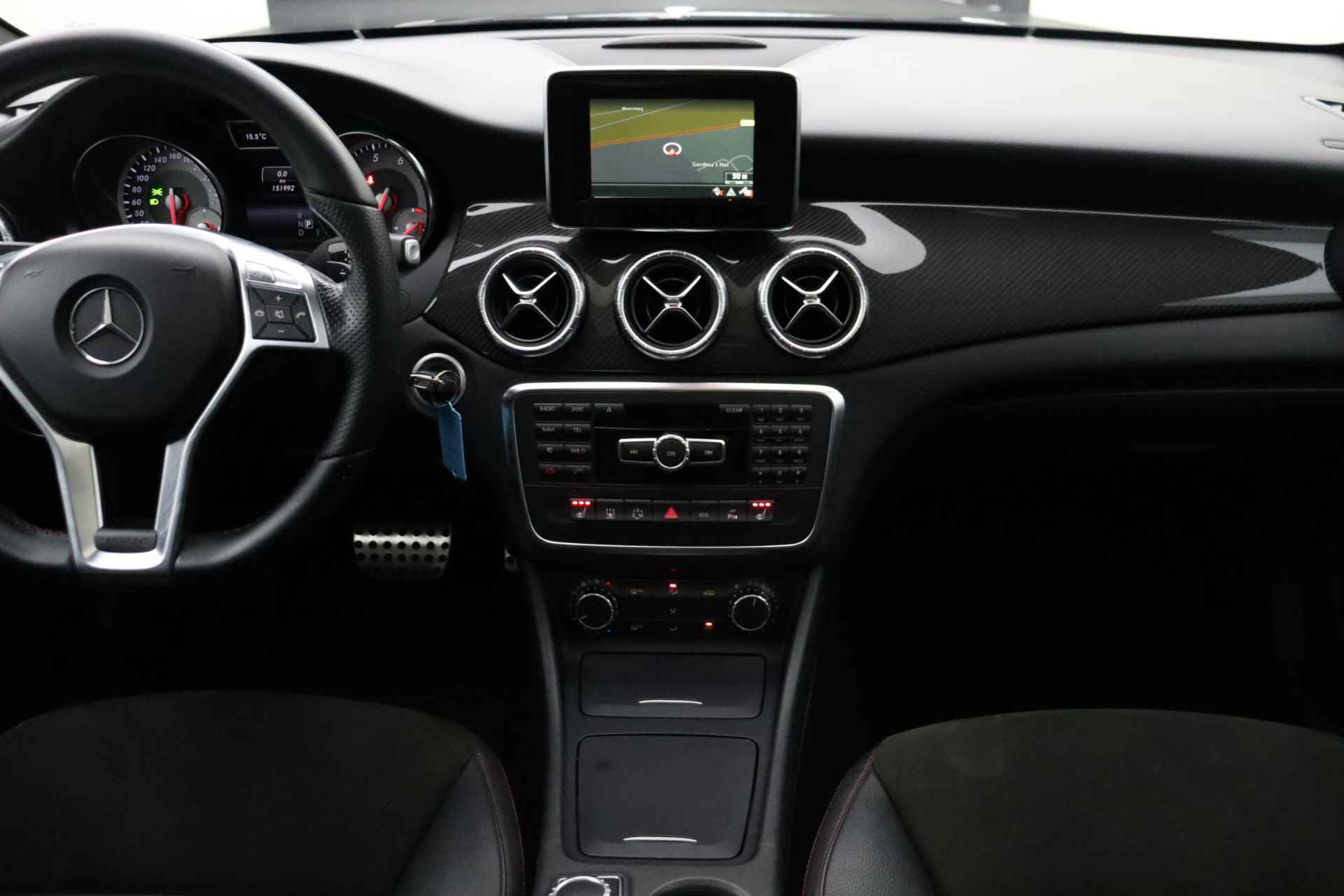 Mercedes-Benz CLA-Klasse 250 AMG | Automaat | Panoramadak | Camera | Leder/alcantara | Bi-xenon | Navigatie - 17/31