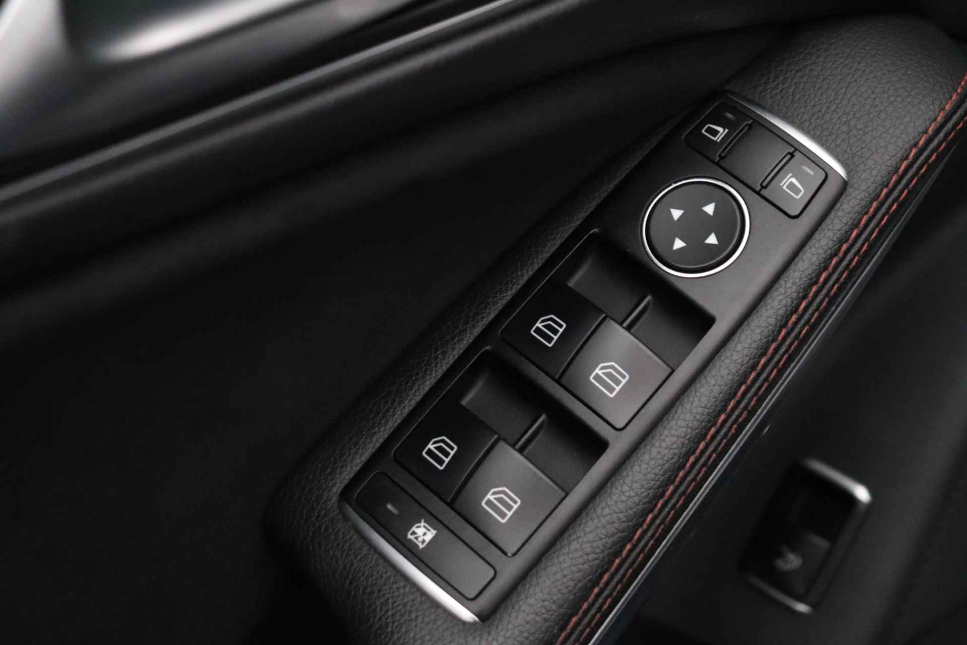 Mercedes-Benz CLA-Klasse 250 AMG | Automaat | Panoramadak | Camera | Leder/alcantara | Bi-xenon | Navigatie - 24/31