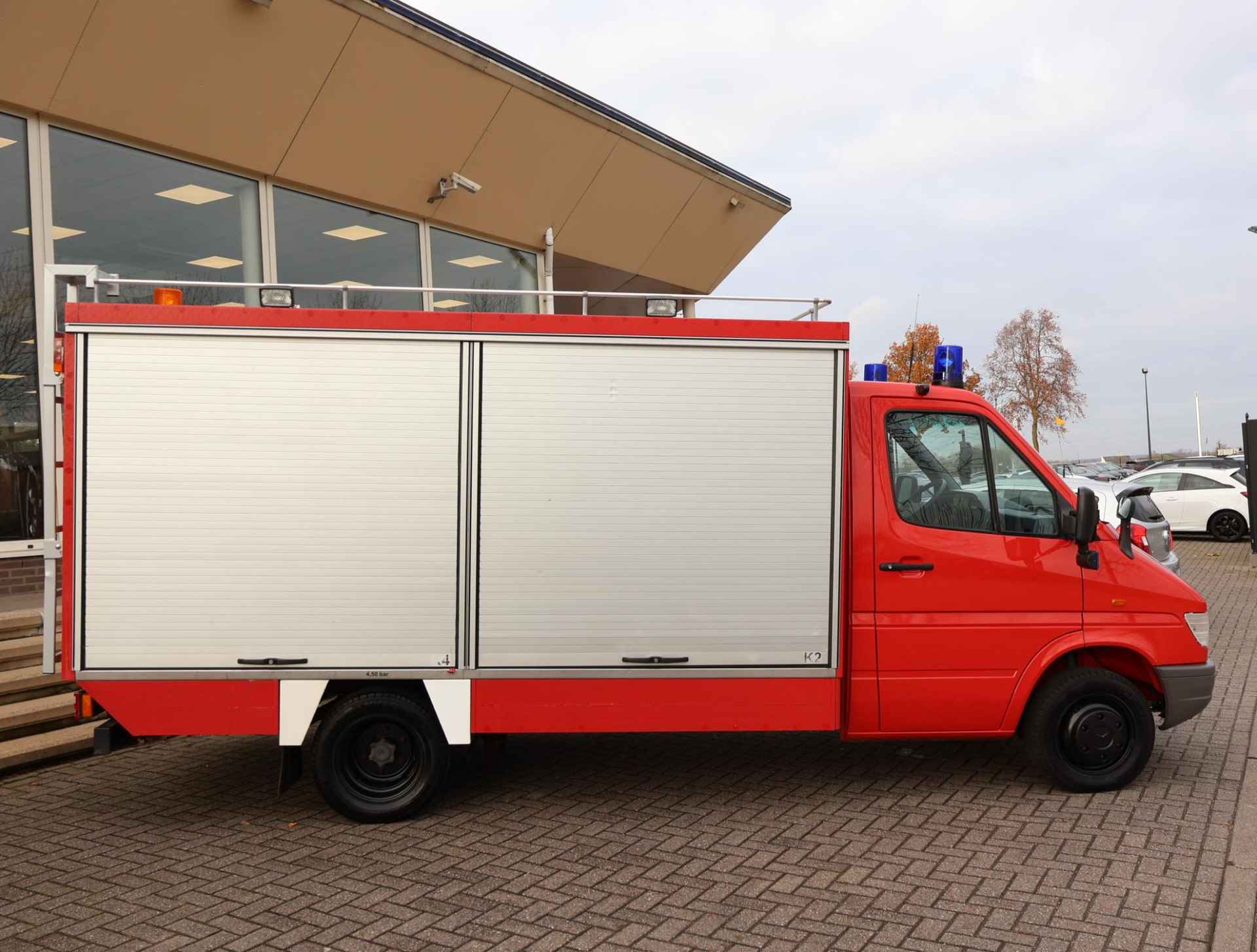 Mercedes-Benz Sprinter 412D 2.9D AUTOMAAT *13.403 KM* BRANDWEERAUTO *MARGE* DUBBEL LUCHT - 8/63