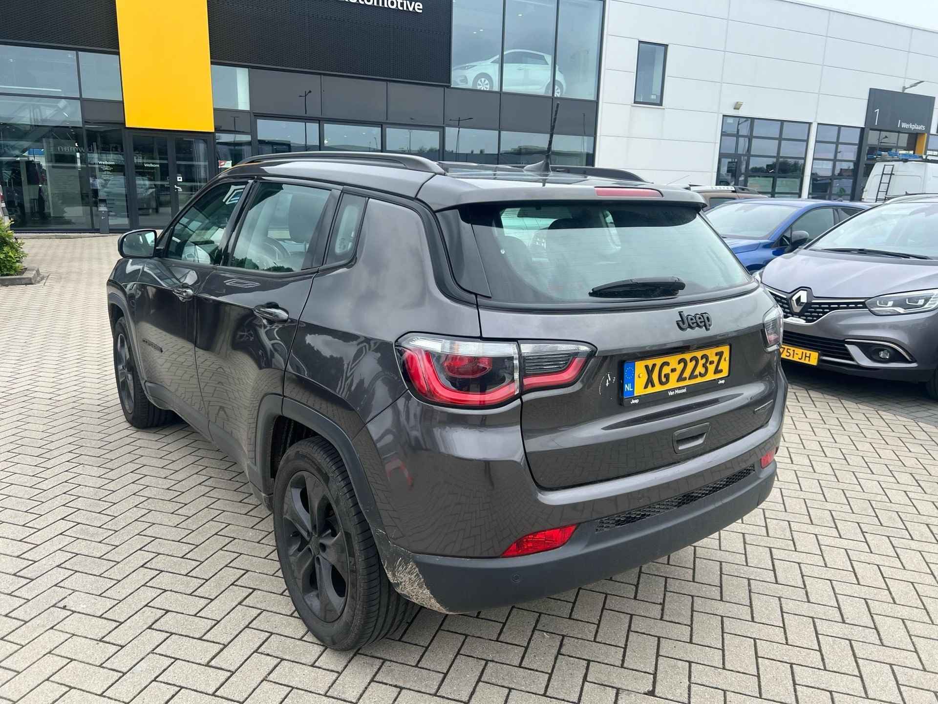 Jeep Compass 1.4 MultiAir Night Eagle - 2/4