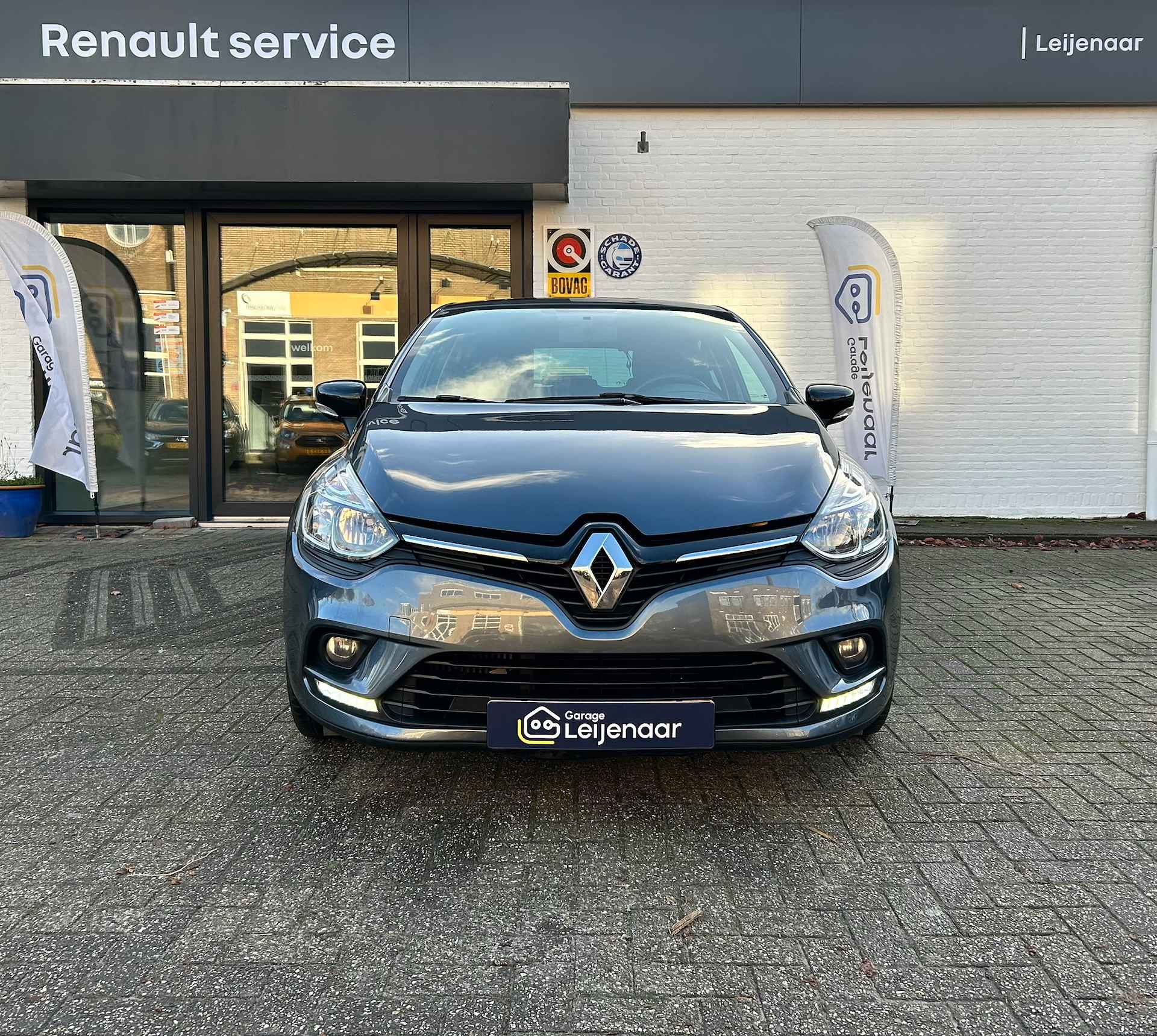 Renault Clio 0.9 TCe Limited | Cruise control | Navigatie | Parkeersensoren | Trekhaak | Airco - 4/43