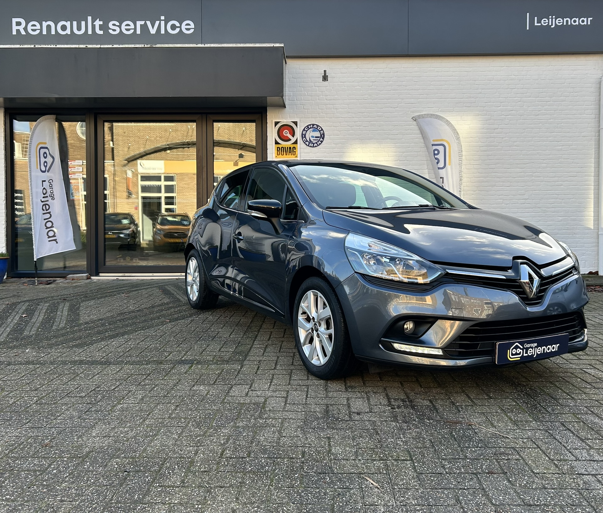 Renault Clio 0.9 TCe Limited | Cruise control | Navigatie | Parkeersensoren | Trekhaak | Airco