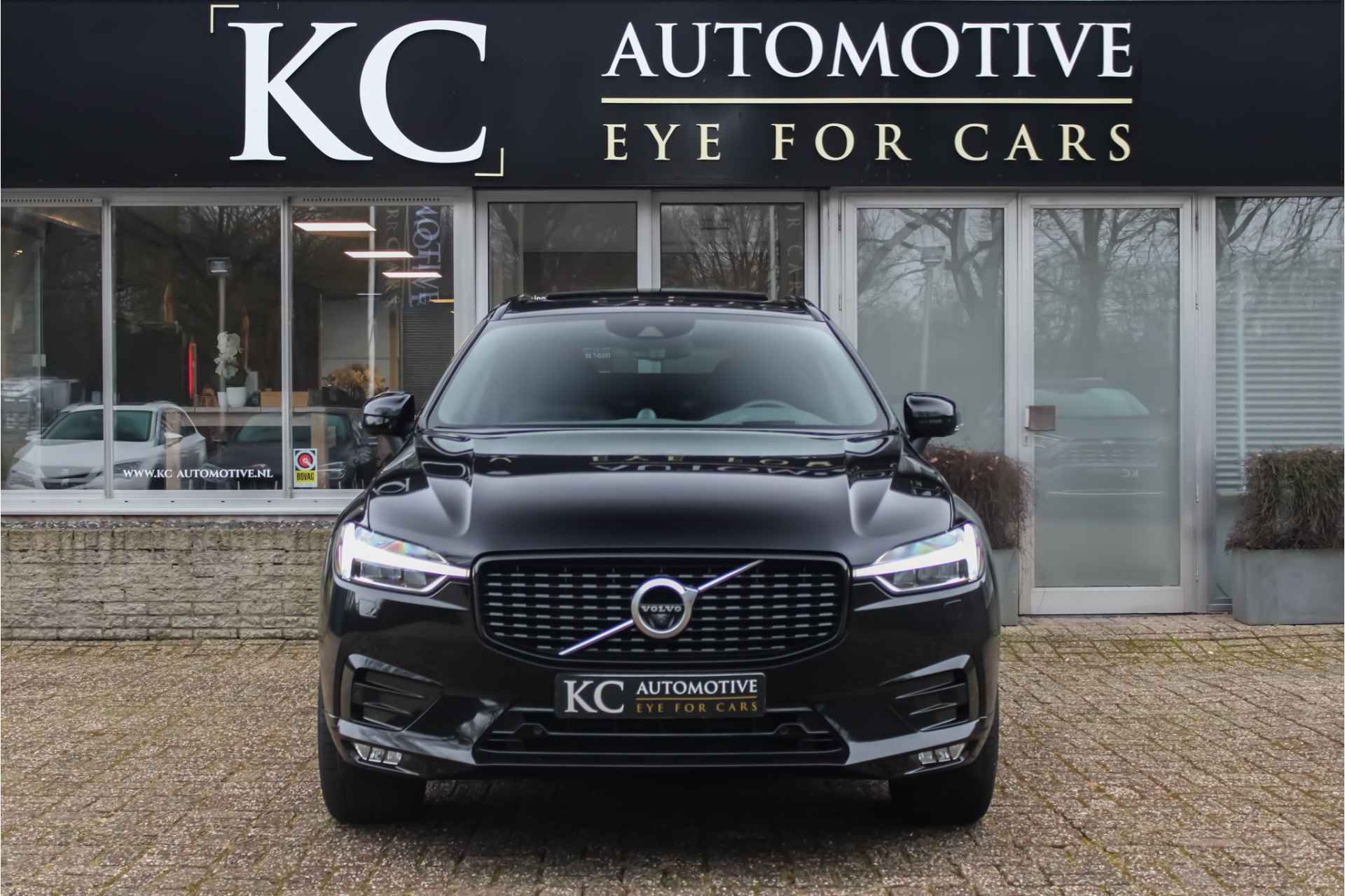 Volvo XC60 2.0 B5 AWD R-Design | B&W | 360 - 3/37