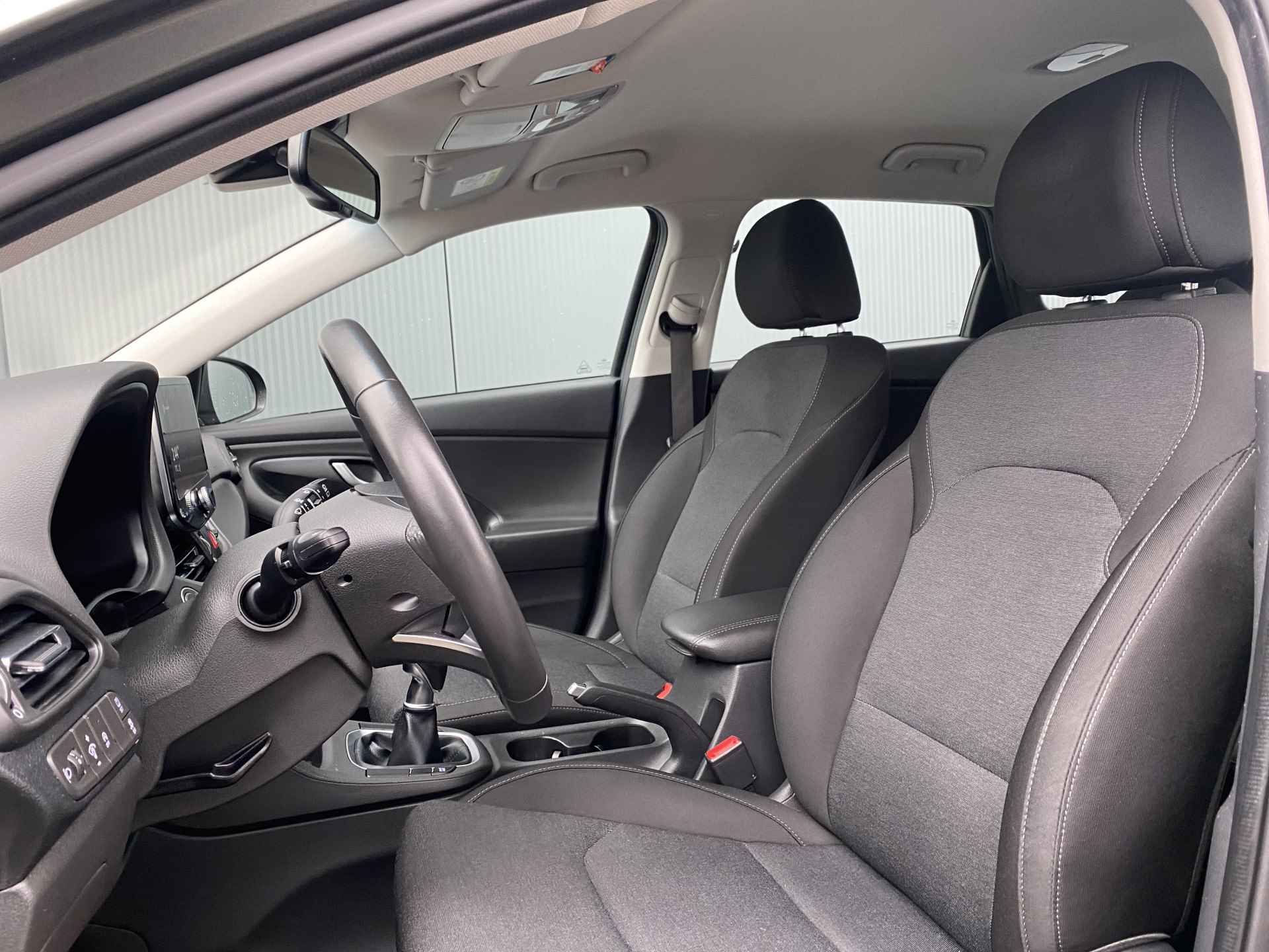 Hyundai i30 Wagon 1.0 TGD-i 120pk MHEV Comfort Smart | Camera | Climate | Keyless | NL. Auto | Full Led | Navigatie | 16" Lichtmetaal | Park - 15/30