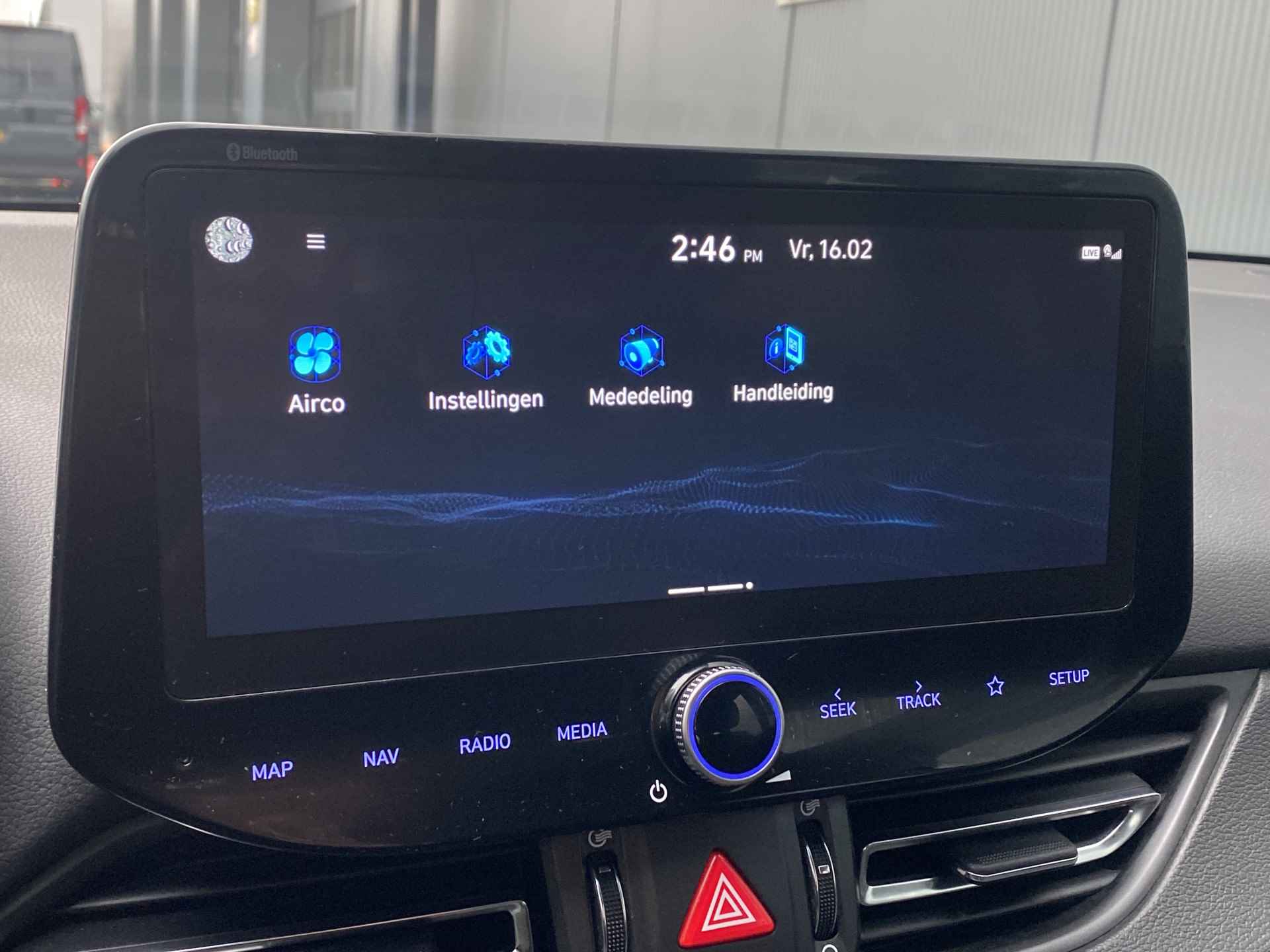 Hyundai i30 Wagon 1.0 TGD-i 120pk MHEV Comfort Smart | Camera | Climate | Keyless | NL. Auto | Full Led | Navigatie | 16" Lichtmetaal | Park - 28/30