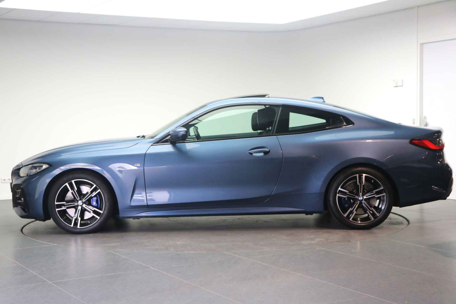 BMW 4 Serie Coupé 430i High Executive M Sport Automaat / Schuif-kanteldak / Parking Assistant Plus / Active Cruise Control / Comfort Access / Stoelverwarming - 3/18