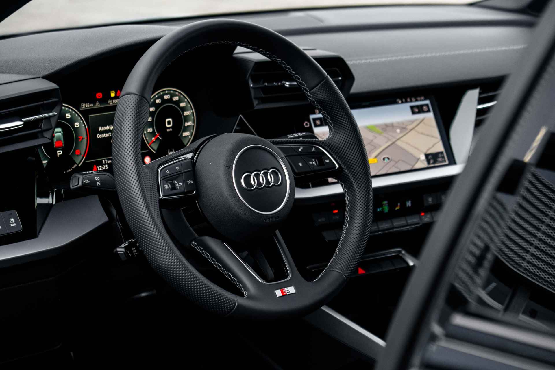 Audi A3 Sportback 30 TFSI S edition | Adaptive cruise | 18" | Zwart optiek - 8/24