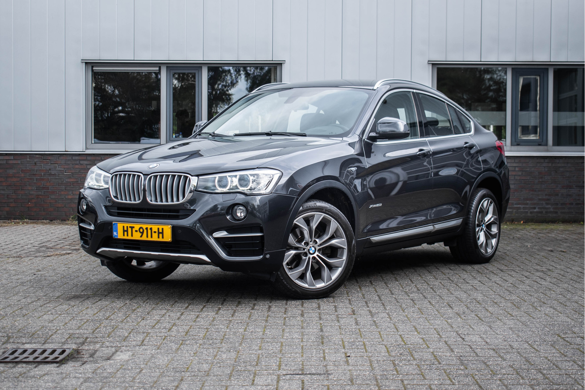 BMW X4 xDrive20i High Executive | Trekhaak wegklapbaar | 2400kg trekgewicht