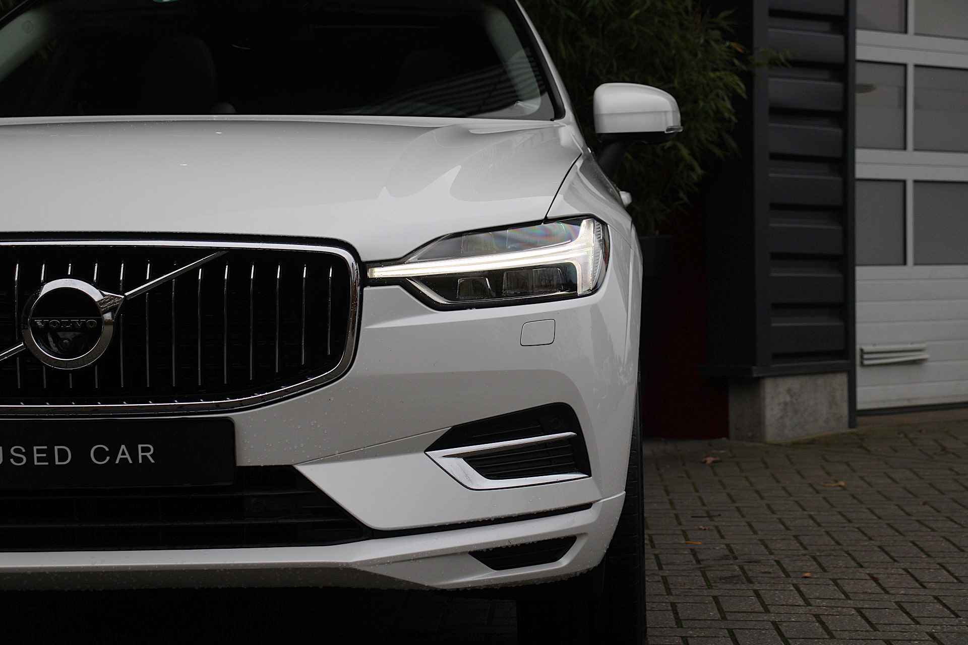 Volvo XC60 T8 Twin Engine AWD Inscription | Luchtvering | Trekhaak | Bowers&Wilkins | 360º Camera | Schuifdak | Stoelverwarming/verkoeling - 27/29