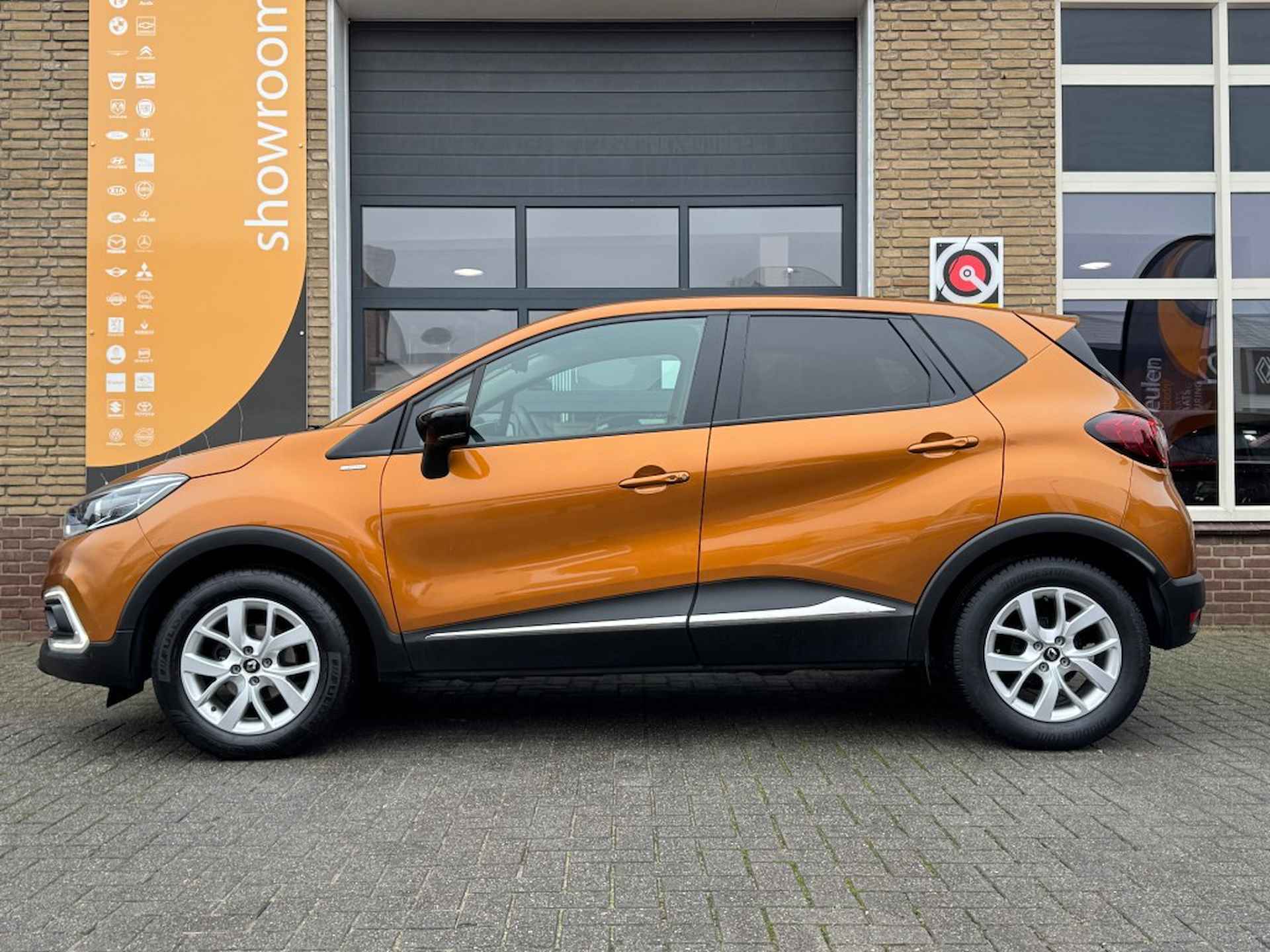 RENAULT Captur TCe 90 LIMITED NAVI/CRUISE/CARPLAY/PDC/LMV/NL-AUTO/1e EIG. - 8/45