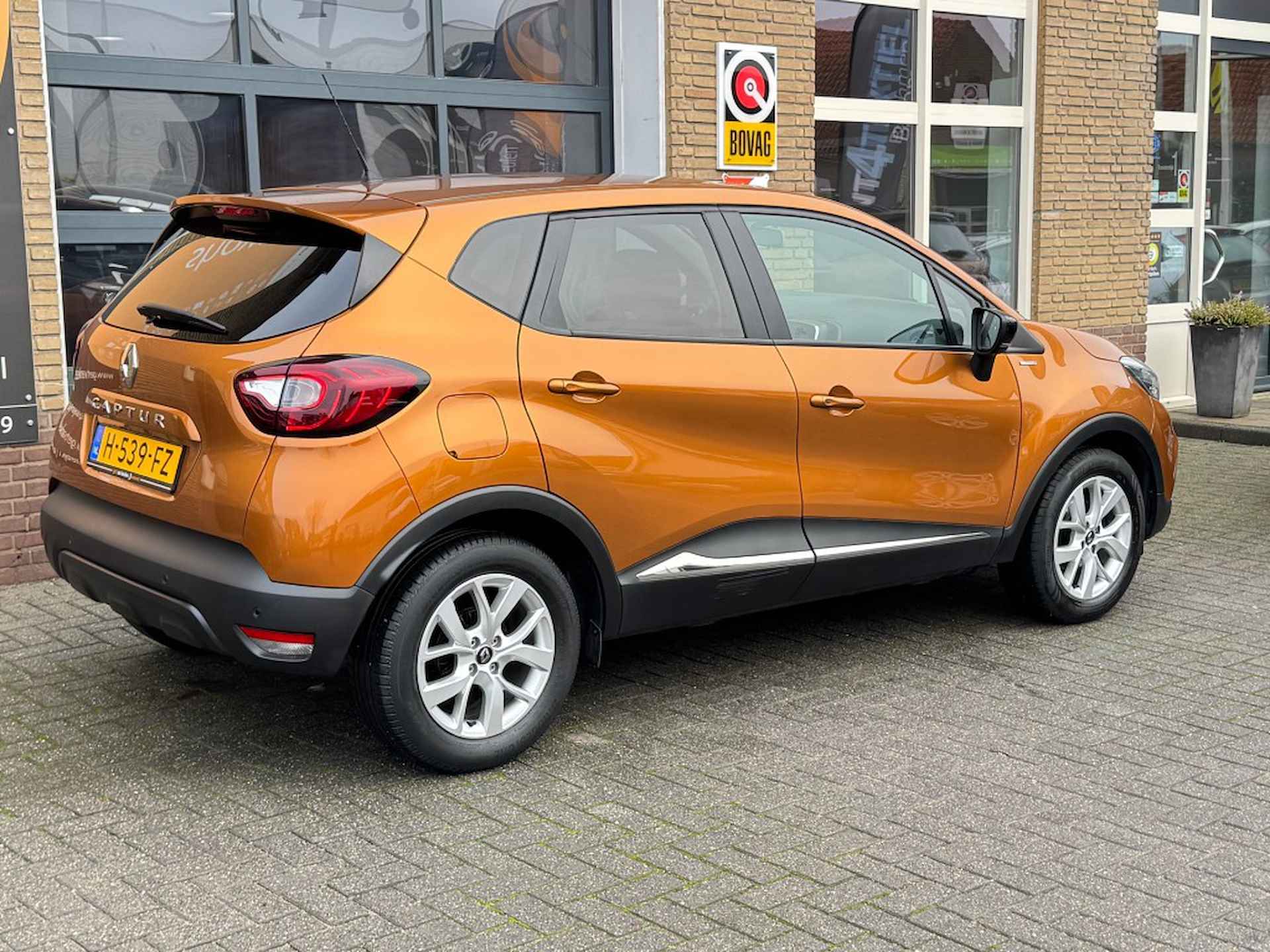 RENAULT Captur TCe 90 LIMITED NAVI/CRUISE/CARPLAY/PDC/LMV/NL-AUTO/1e EIG. - 39/45