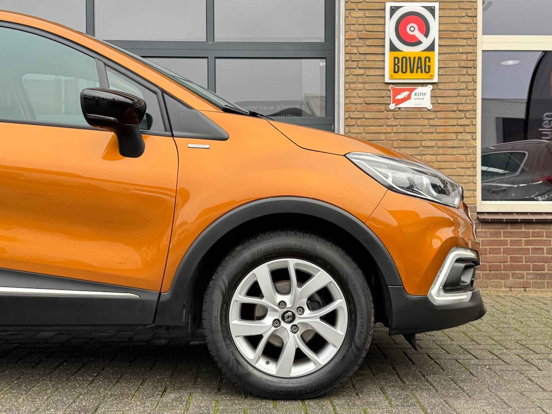 RENAULT Captur TCe 90 LIMITED NAVI/CRUISE/CARPLAY/PDC/LMV/NL-AUTO/1e EIG. - 42/45