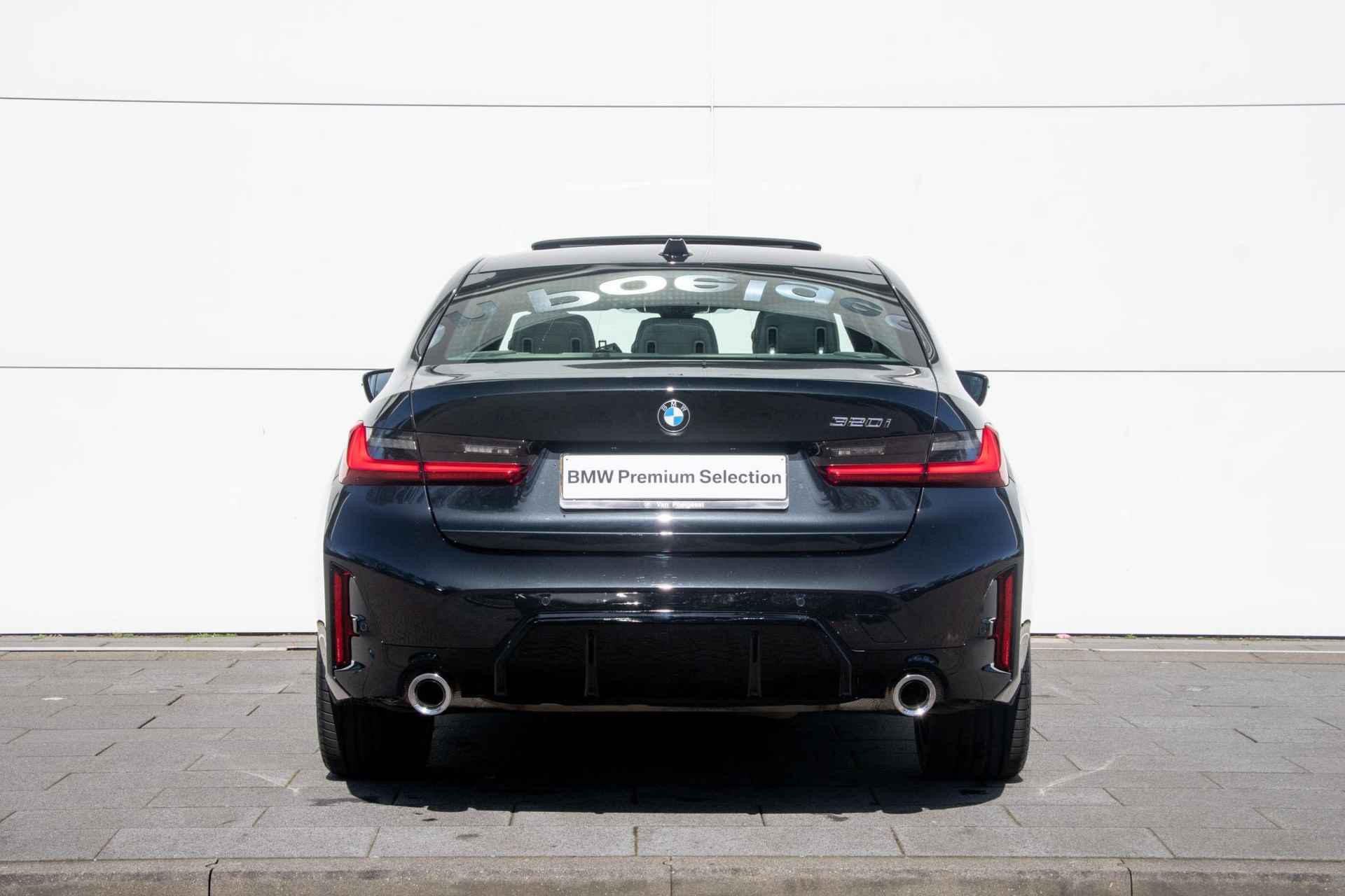 BMW 3 Serie Sedan 320i M-Sport | Harman Kardon| Schuif/kanteldak - 8/31