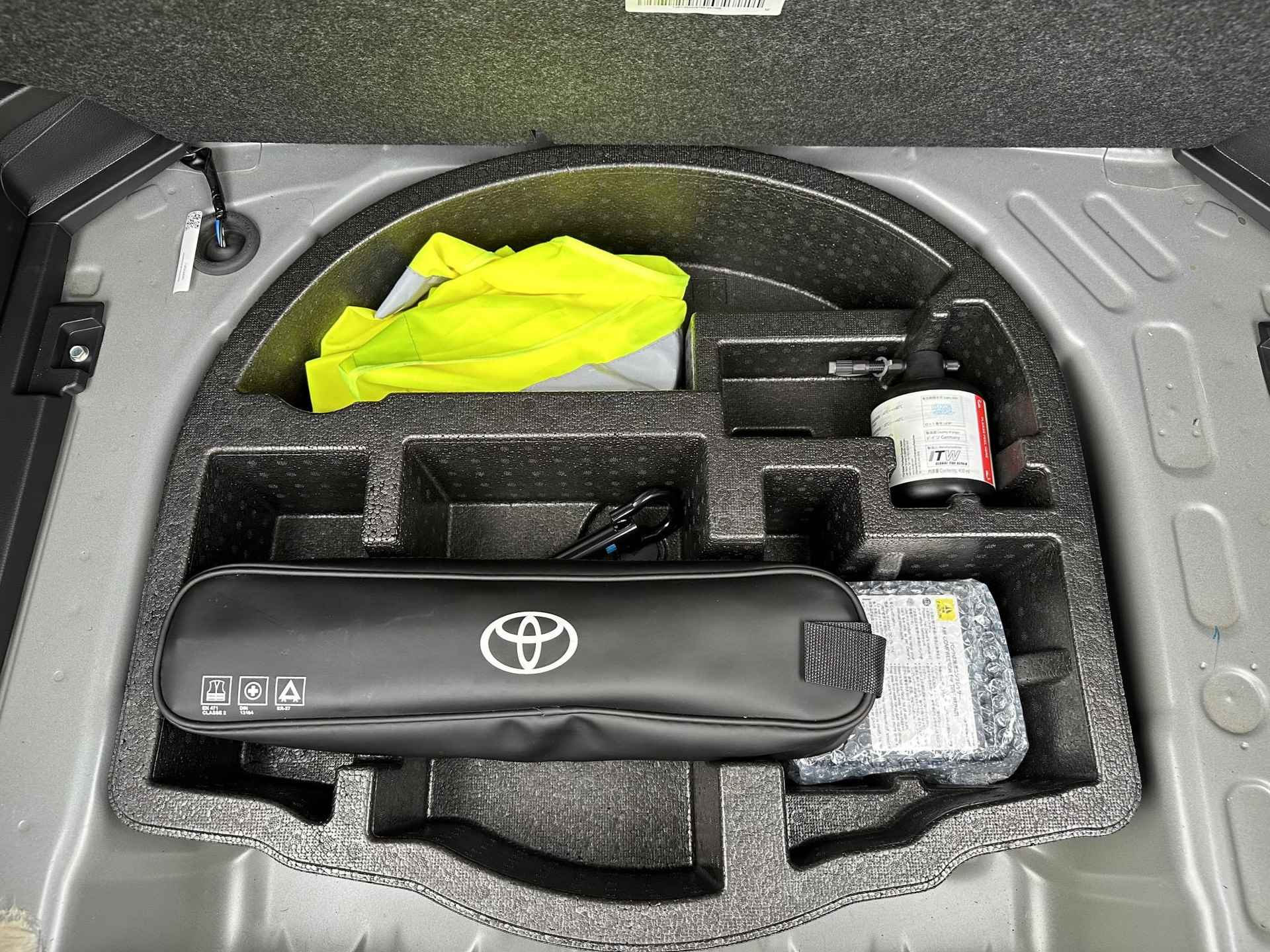 Toyota Yaris Cross 1.5 VVT-I HYBRIDE ADAP CRUISE P-CAMER APPLE - 14/35