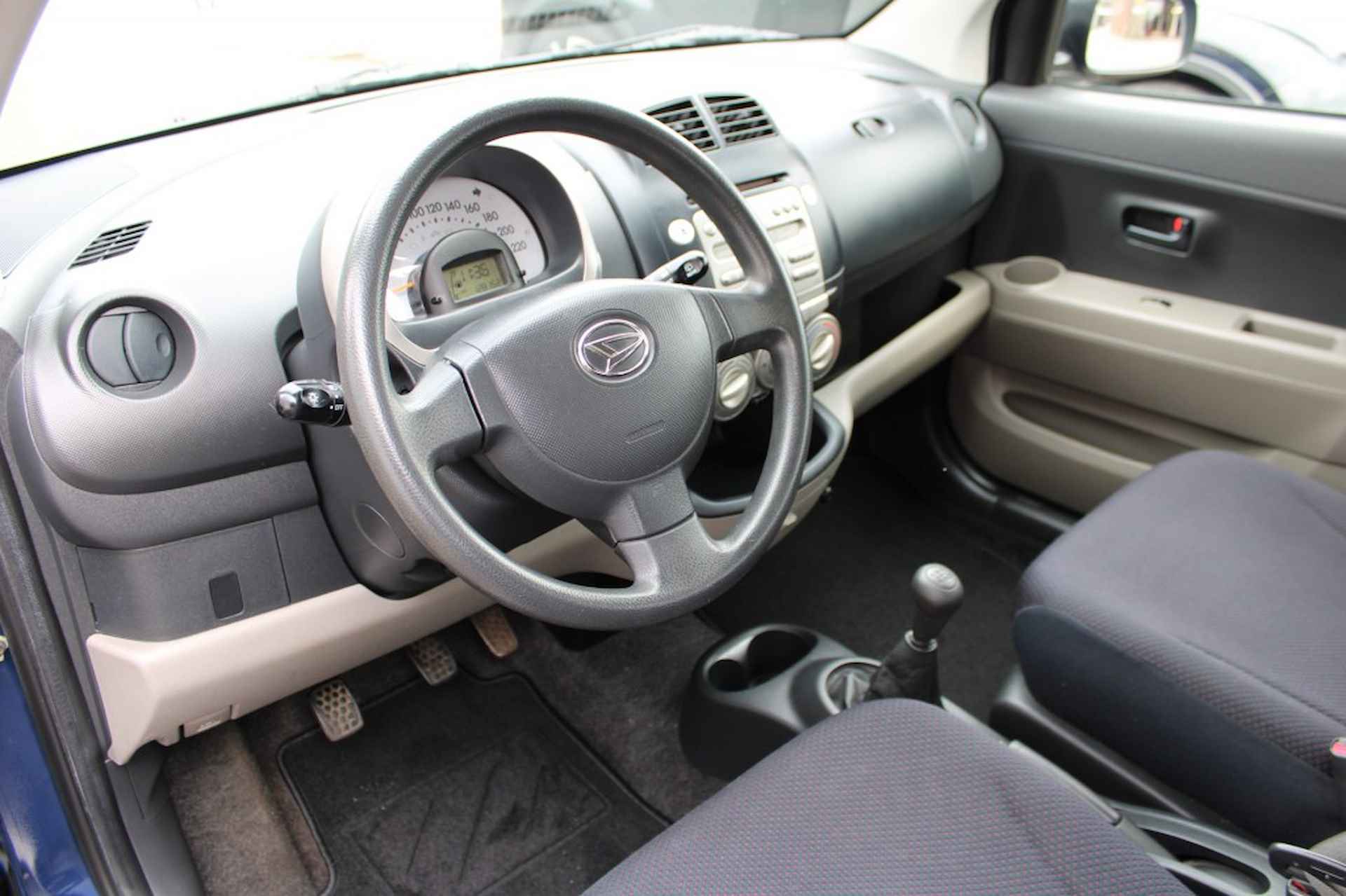 DAIHATSU Sirion 1.0i 12V Premium - 23/29