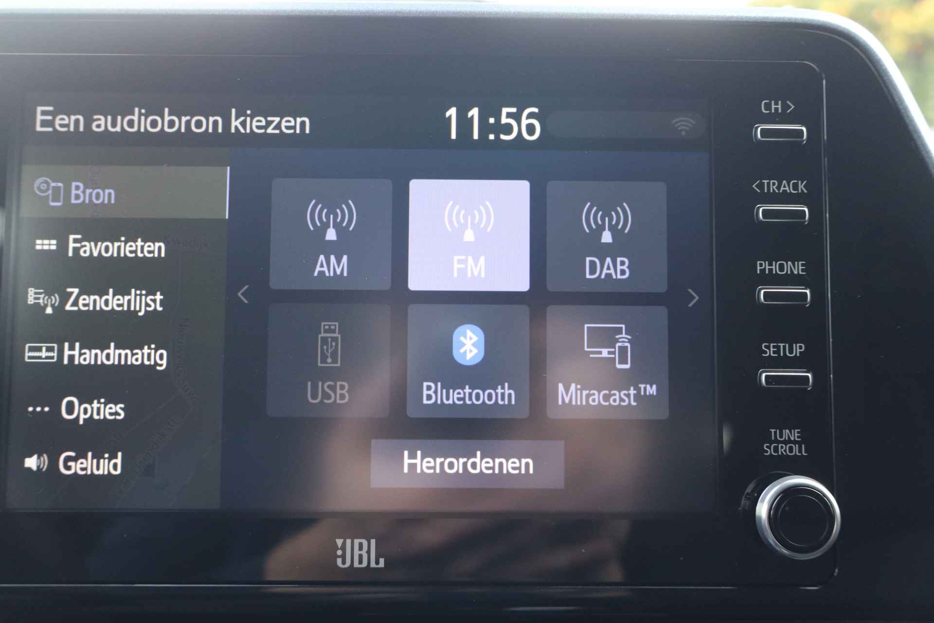 Toyota C-HR 2.0 Hybrid Style NL-Auto!! JBL  I  Dode-hoek  I  Stoelverwarming --- A.S. ZONDAG GEOPEND VAN 11.00 T/M 15.30 --- - 20/37