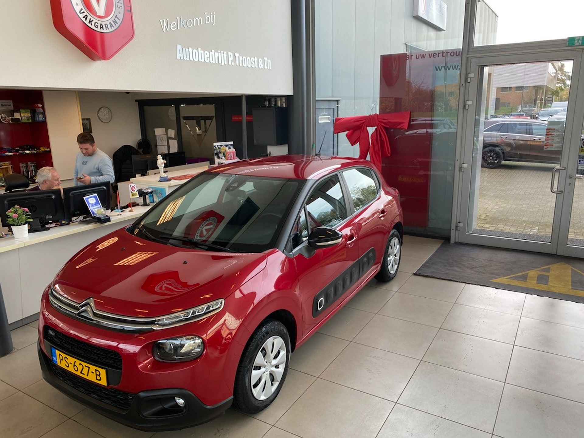 Citroën C3 1.2 PureTech Feel ,NL Auto,5 Deurs 5 Zits,Airco,Cruise Control,Elektrischpakket,Bluetooth met Spraakbediening,Aux Ipod Aansluiti - 2/27