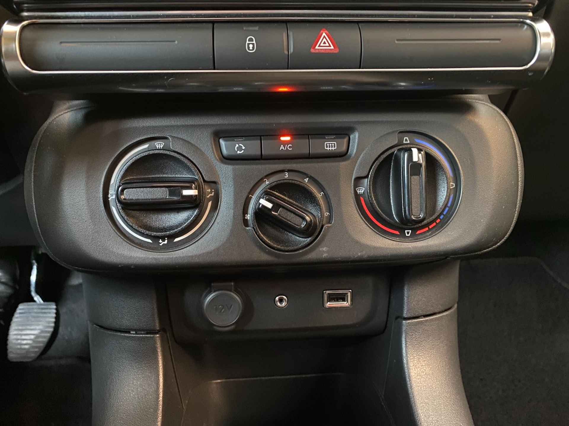 Citroën C3 1.2 PureTech Feel ,NL Auto,5 Deurs 5 Zits,Airco,Cruise Control,Elektrischpakket,Bluetooth met Spraakbediening,Aux Ipod Aansluiti - 14/27