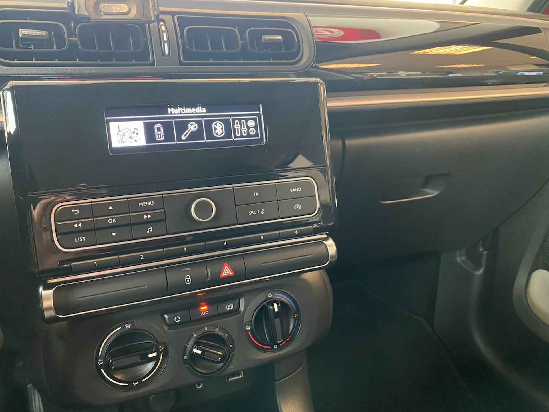 Citroën C3 1.2 PureTech Feel ,NL Auto,5 Deurs 5 Zits,Airco,Cruise Control,Elektrischpakket,Bluetooth met Spraakbediening,Aux Ipod Aansluiti - 16/27