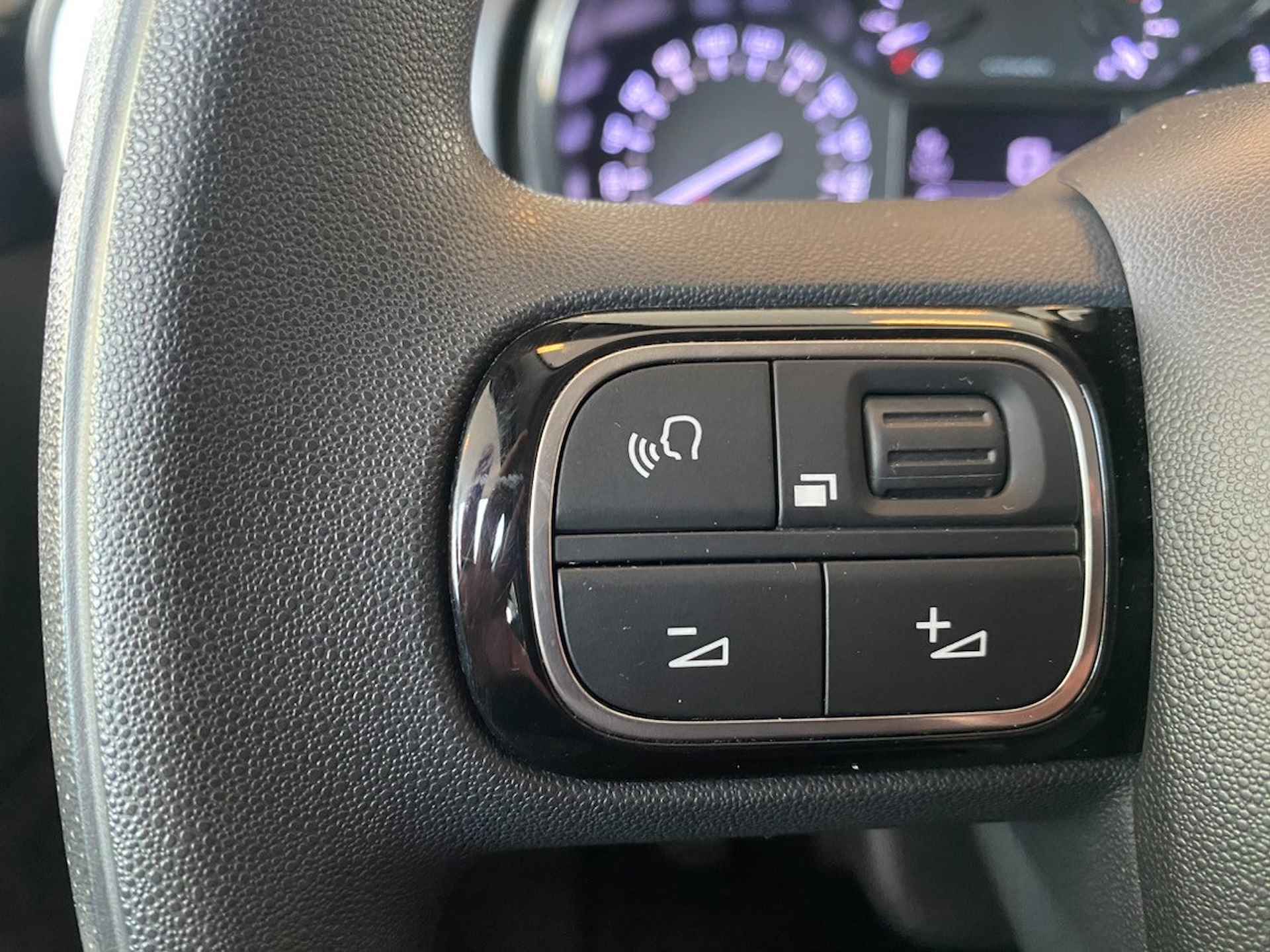 Citroën C3 1.2 PureTech Feel ,NL Auto,5 Deurs 5 Zits,Airco,Cruise Control,Elektrischpakket,Bluetooth met Spraakbediening,Aux Ipod Aansluiti - 24/27