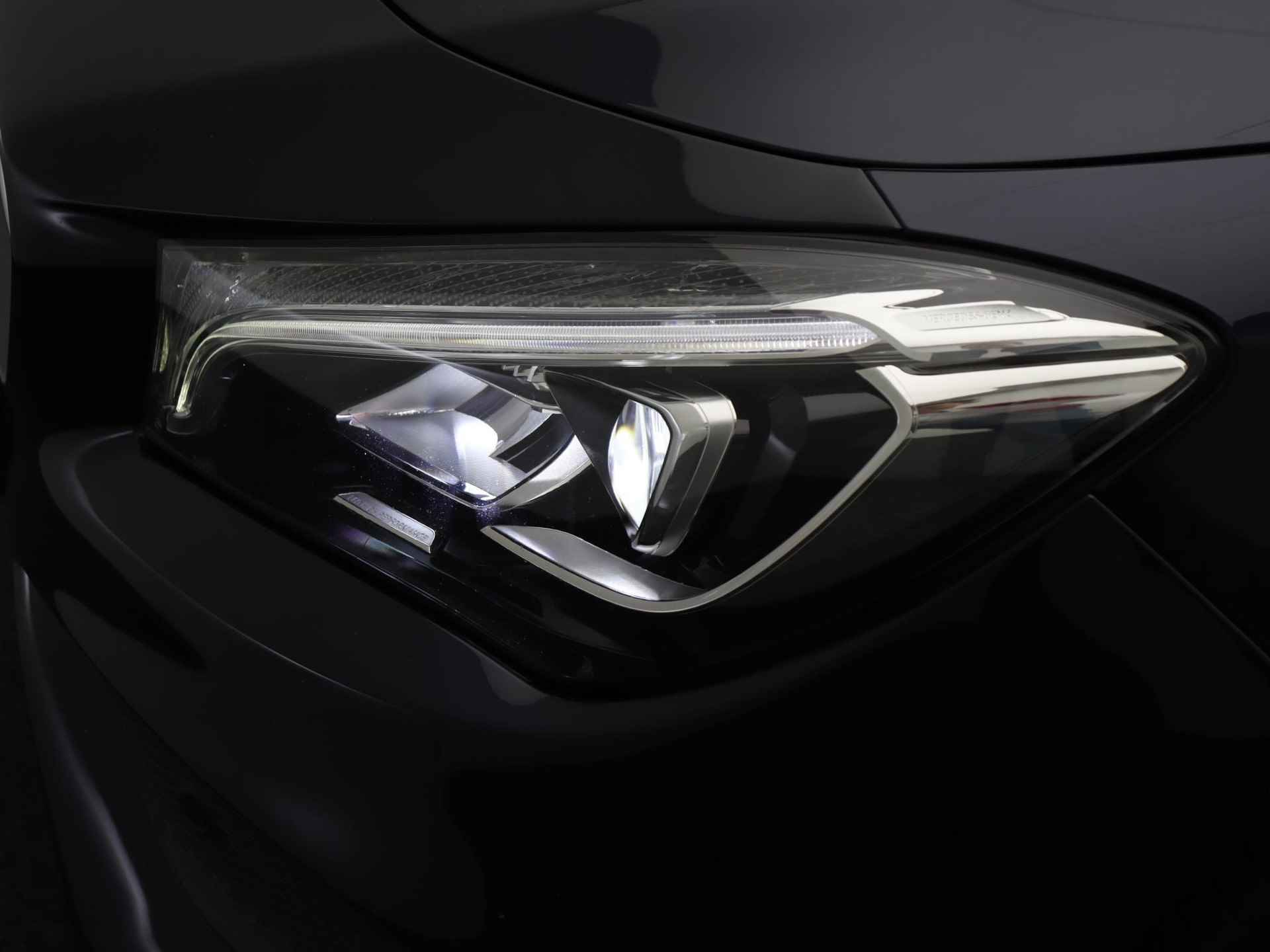 Mercedes-Benz CLA-klasse Shooting Brake 180 Business AMG Styling | Navigatie | Camera | LED Koplampen | Harman/Kardon | Elektrische Kofferklep | Dodehoekdetectie | - 17/34