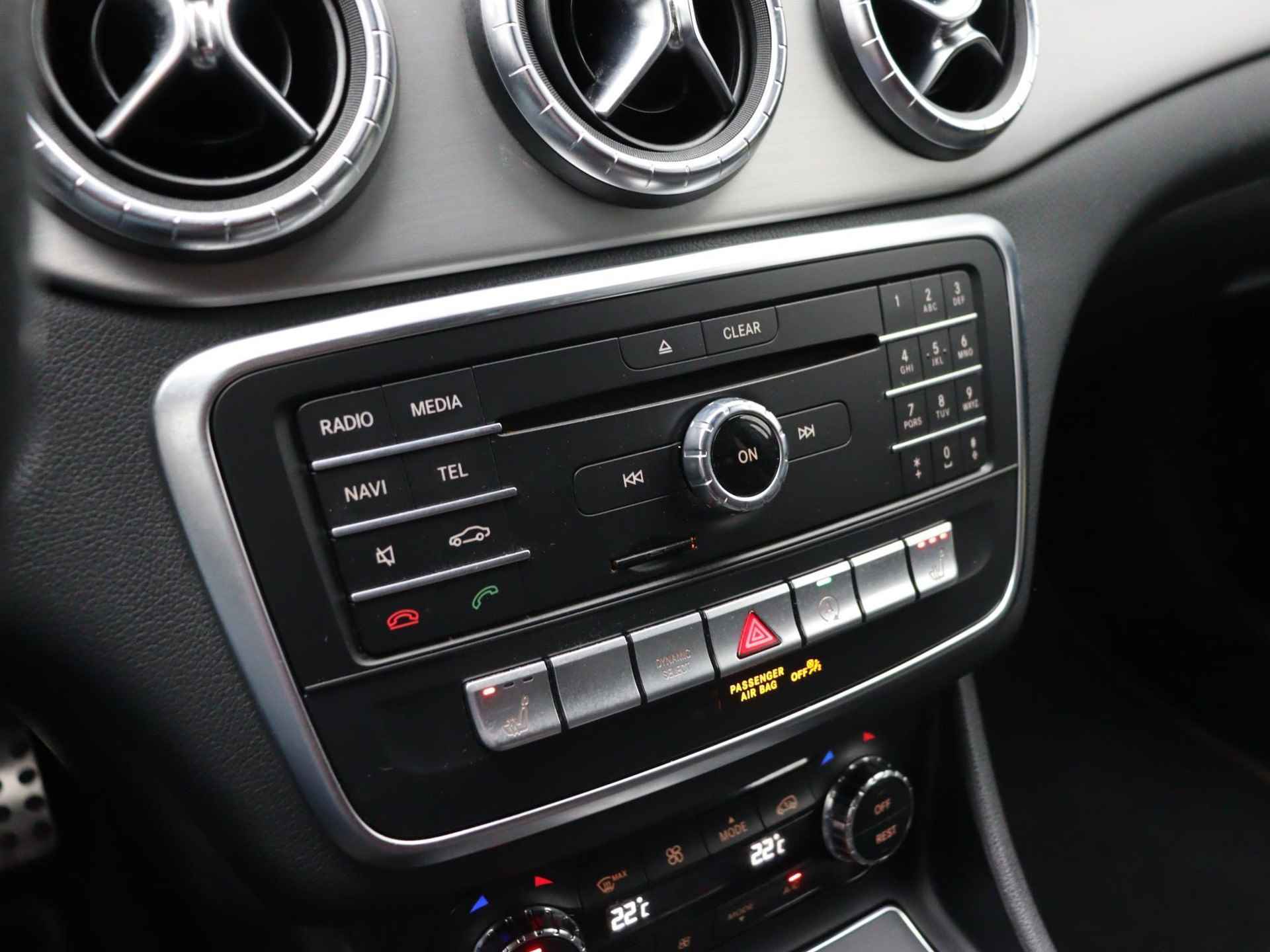 Mercedes-Benz CLA-klasse Shooting Brake 180 Business AMG Styling | Navigatie | Camera | LED Koplampen | Harman/Kardon | Elektrische Kofferklep | Dodehoekdetectie | - 21/34