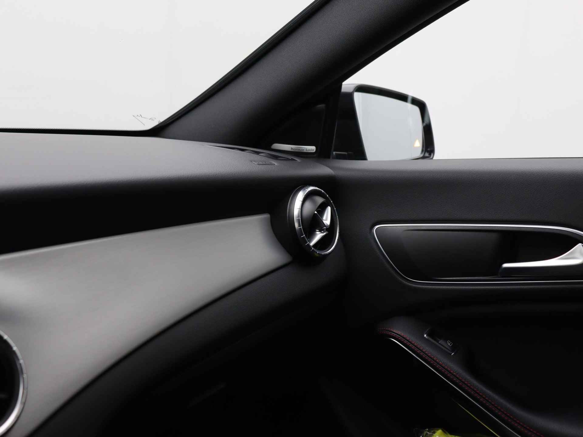 Mercedes-Benz CLA-klasse Shooting Brake 180 Business AMG Styling | Navigatie | Camera | LED Koplampen | Harman/Kardon | Elektrische Kofferklep | Dodehoekdetectie | - 26/34