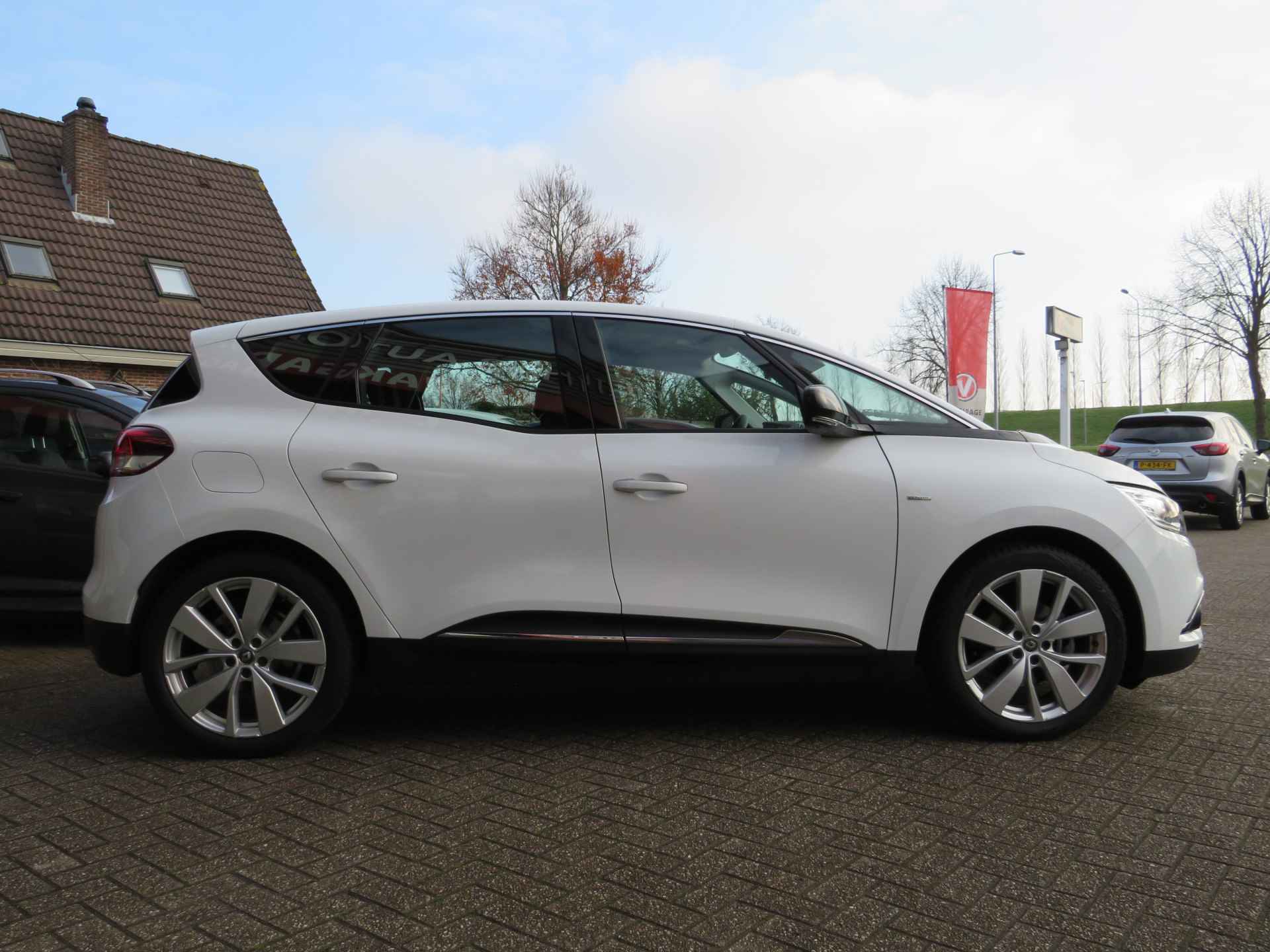 Renault Scénic 1.3 TCe 140-PK| Automaat| Parkeersens.v+a| Navigatie| | Clima-Airco | Keyless | Trekhaak | INCL. BOVAG GARANTIE | - 10/47