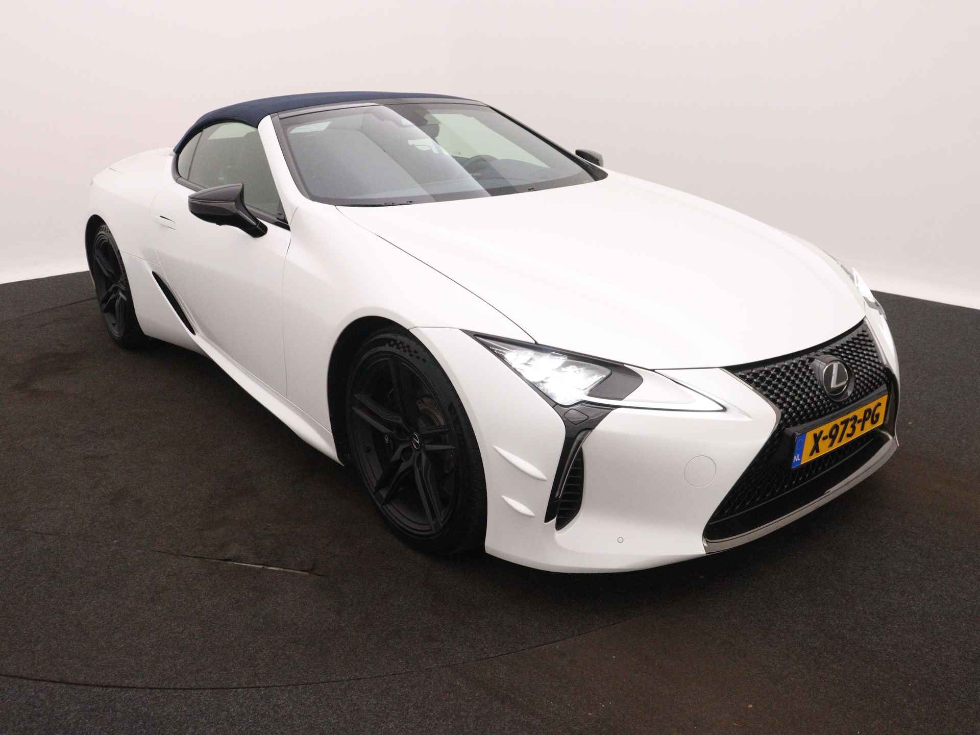 Lexus LC Convertible 500 Ultimate Edition | Dodehoek Ass. | LM velgen | Parkeersensoren | Navigatie | Camera | Stoel en stuurwiel verwarmd | - 46/51