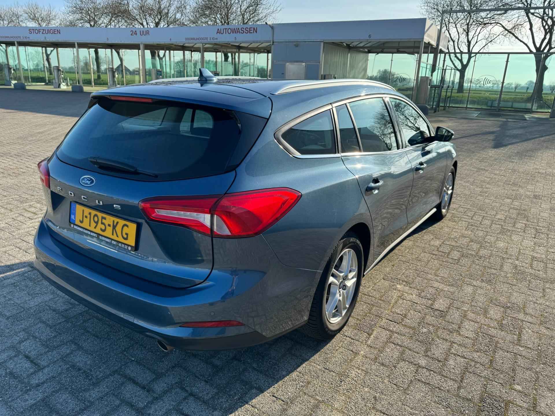 Ford Focus Wagon 1.0 EcoBoost Trend Edition Business - 24/32
