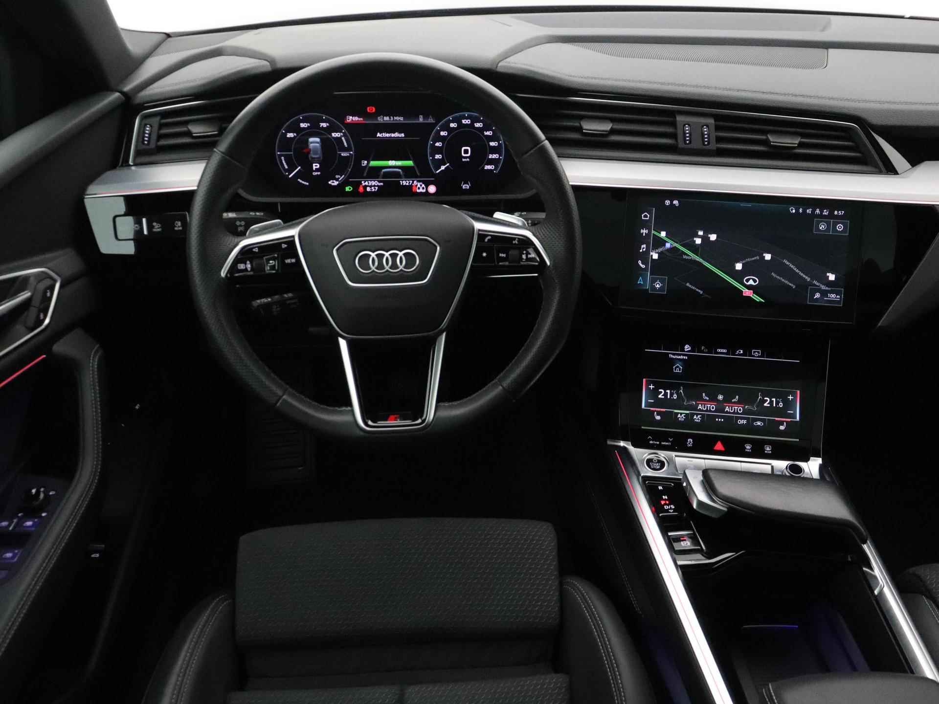 Audi e-tron 55 quattro S edition 95 kWh | Pano.dak | Luchtvering | Stoelverwarming | Carplay | 22"| Navigatie | Camera | - 5/24