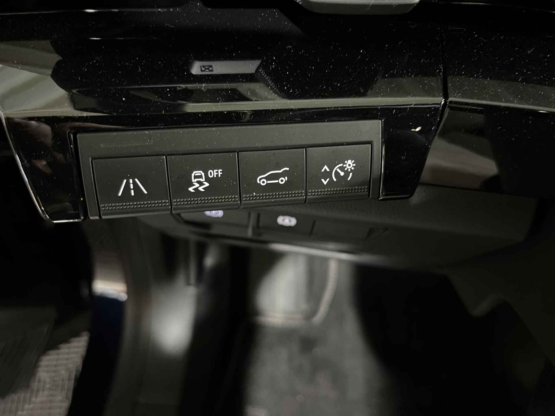 Renault Espace 200PK E-Tech Hybrid Iconic 7p. Automaat | DEMO | 7 Zitplaatsen | Harman Kardon | Head Up Display | Wit Leder | Massagefunctie | Matrix LED | 360 Camera | Apple CarPlay/Android Auto | - 17/46
