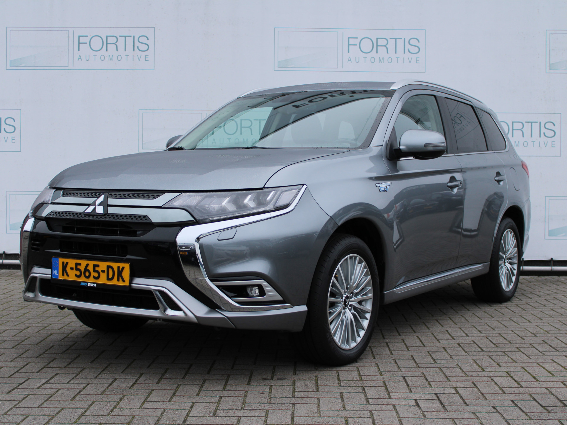 Mitsubishi Outlander 2.4 PHEV Pure+ NL AUTO | CAMERA | TREKHAAK | STOELVERW |