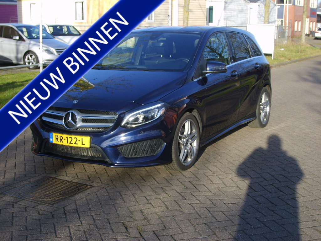 Mercedes-Benz B-Klasse 180 Ambition Automaat AMG Styling met comfort onderstel !