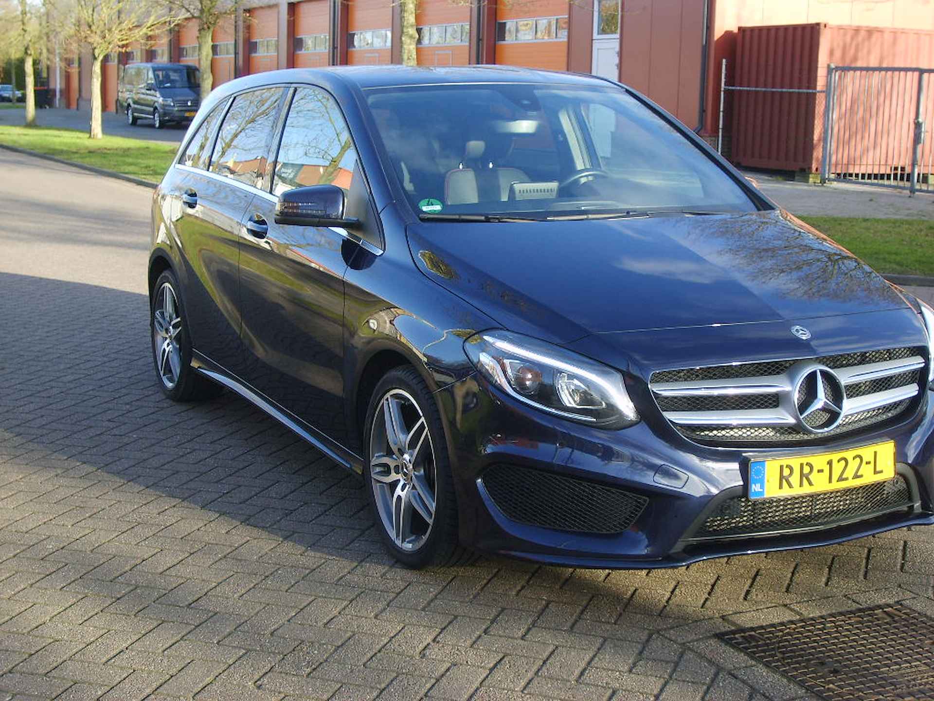 Mercedes-Benz B-Klasse 180 Ambition Automaat AMG Styling met comfort onderstel ! - 3/26