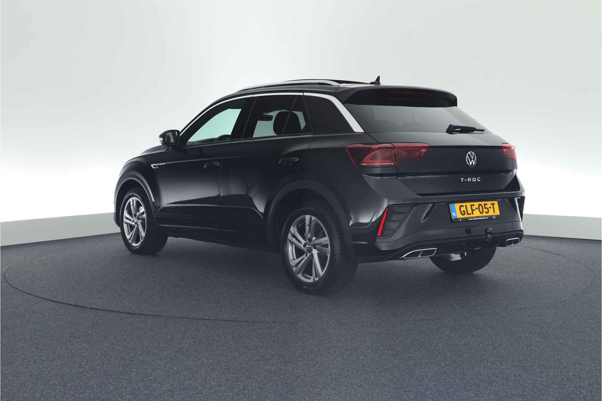 Volkswagen T-Roc 1.5 TSI 150pk DSG R-Line Business+ Trekhaak Camera Stoelverwarming Keyless Navigatie - 3/55