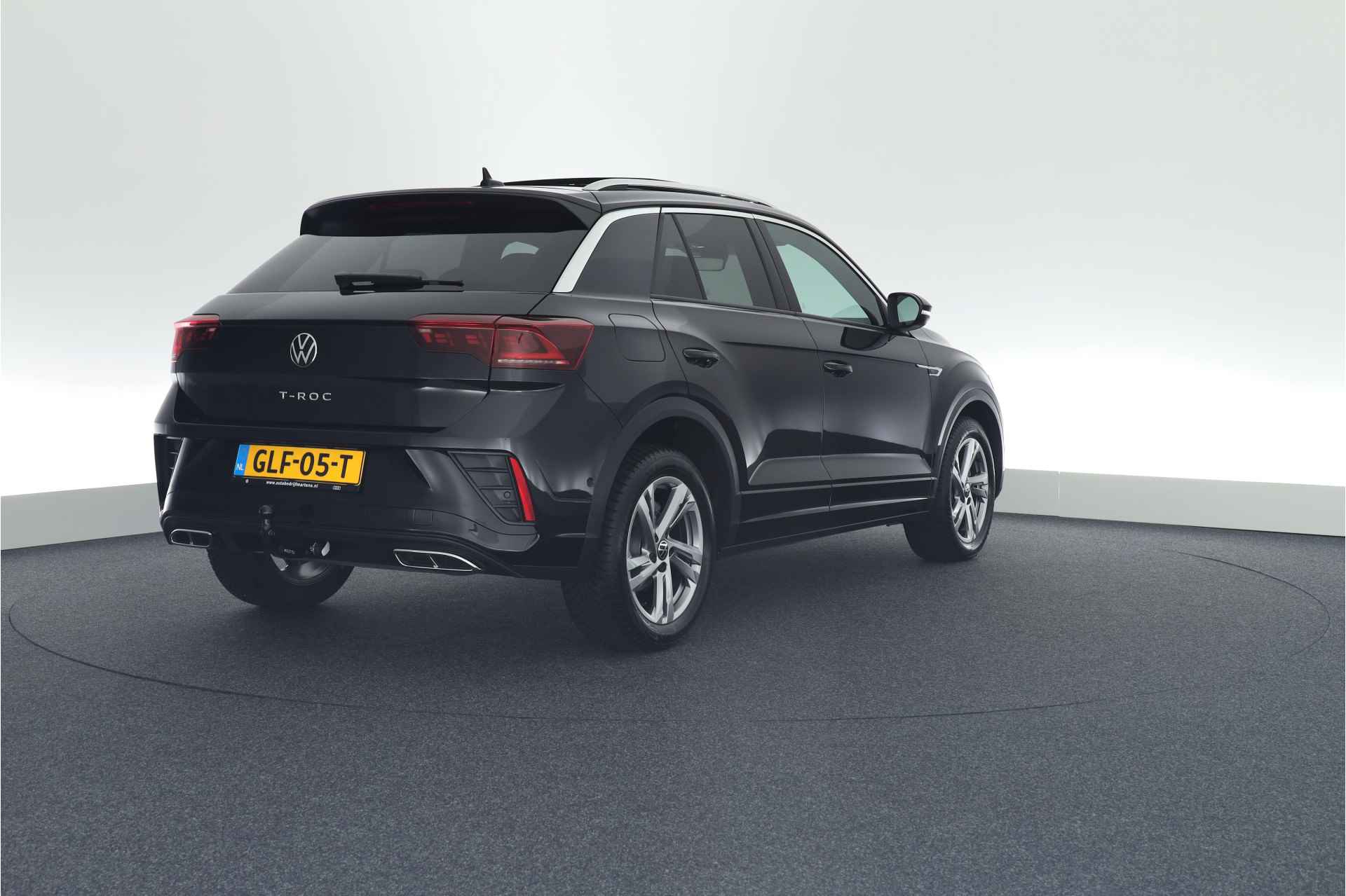 Volkswagen T-Roc 1.5 TSI 150pk DSG R-Line Business+ Trekhaak Camera Stoelverwarming Keyless Navigatie - 4/55