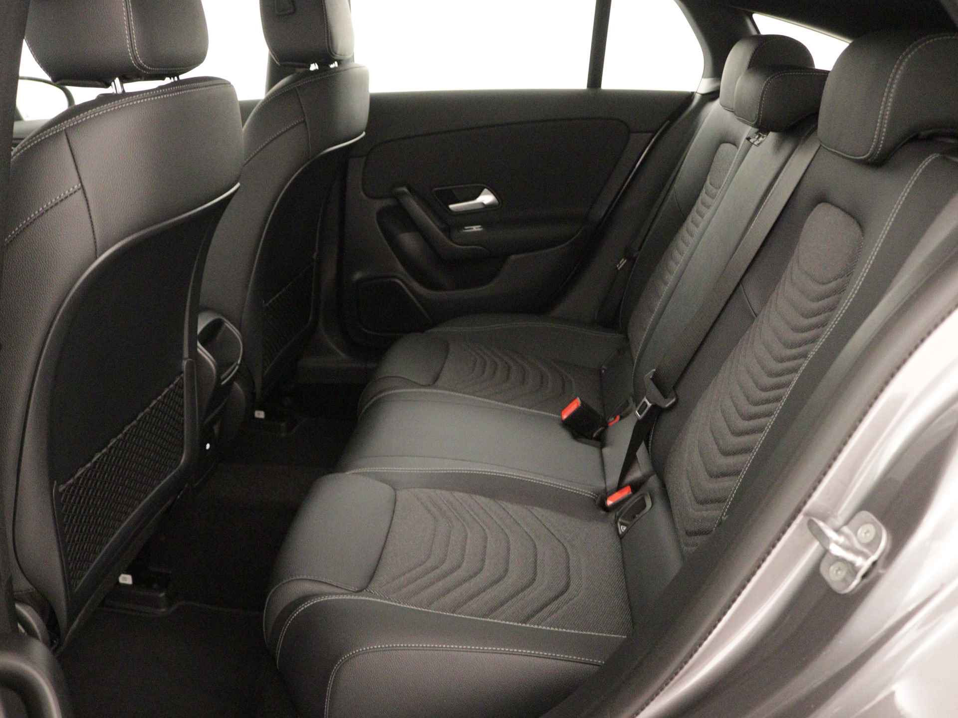 Mercedes-Benz CLA-Klasse Shooting Brake 250 e Star Edition | Trekhaak | Dodehoekassistent | KEYLESS GO | Parkeerpakket met achteruitrijcamera | Comfortstoelen voor | USB pakket plus | 	High-performance led-koplampen | EASY PACK achterklep | - 6/42