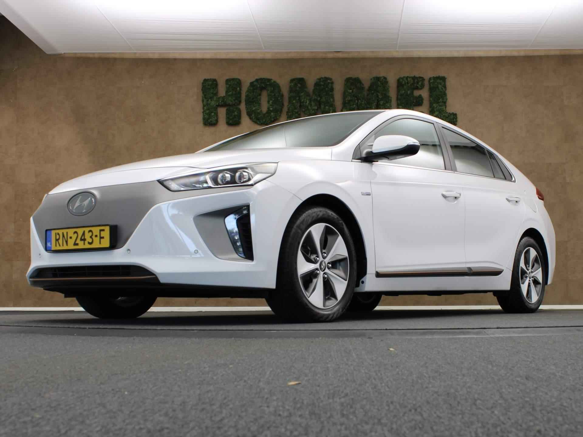 Hyundai IONIQ Premium EV - 2000 EURO SUBSIDIE - 88 kW- ORIGINEEL NEDERLANDSE AUTO - LEDEREN BEKLEDING - PARKEERSENSOREN VOOR/ ACHTER - PANORAMADAK - CLIMATE CONTROL - NAVIGATIE - STUUR/VOORSTOELEN VERWARMD - 2000 EURO SUBSIDIE - 14/36