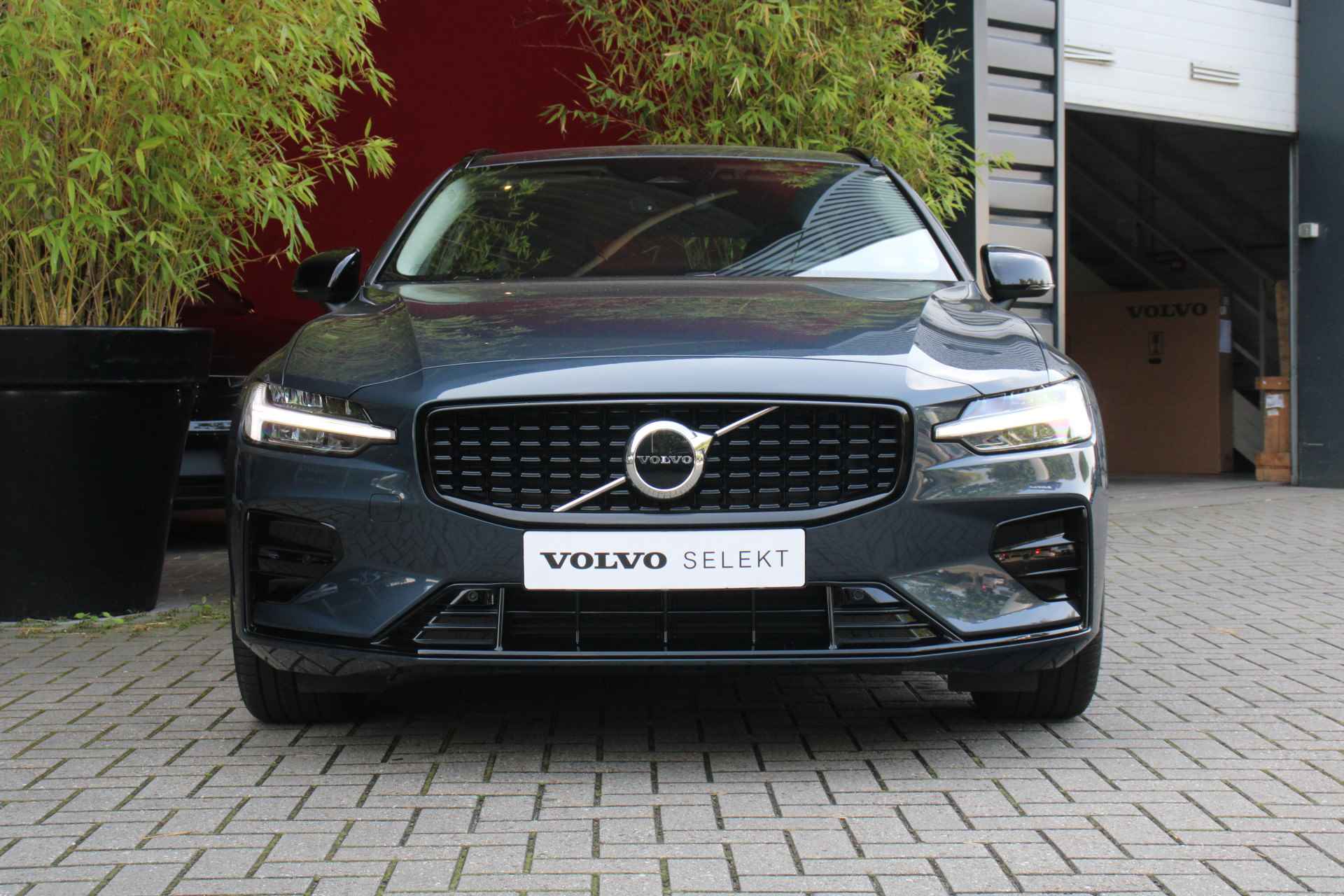 Volvo V60 2.0 B4 Plus Dark | Trekhaak | Camera | Adaptive Cruise | Stuur/stoelverwarming - 9/15