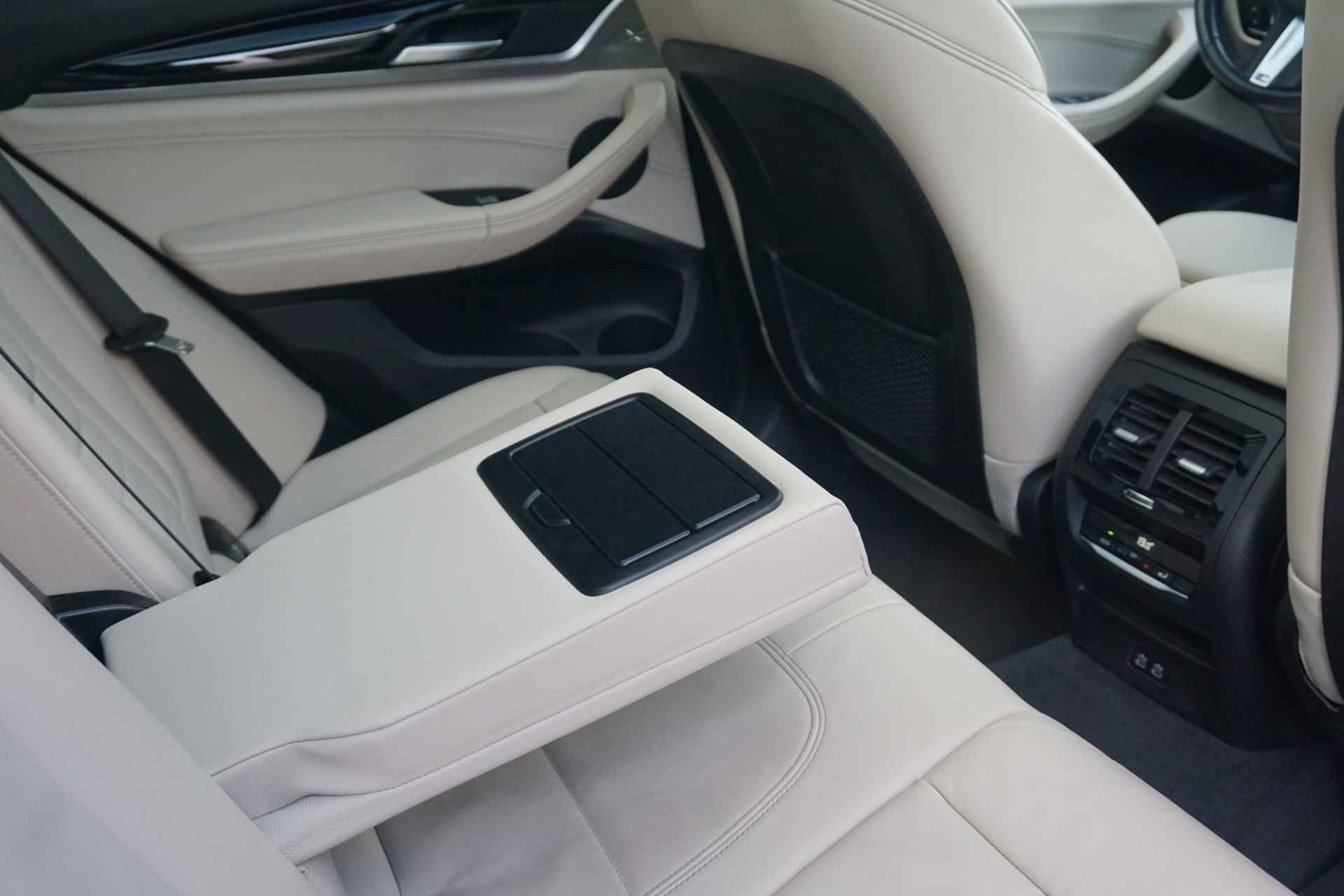 BMW X3 xDrive20i High Executive M Sportpakket 19'' / Panoramadak / Trekhaak elektrisch / Head-Up Display - 10/25