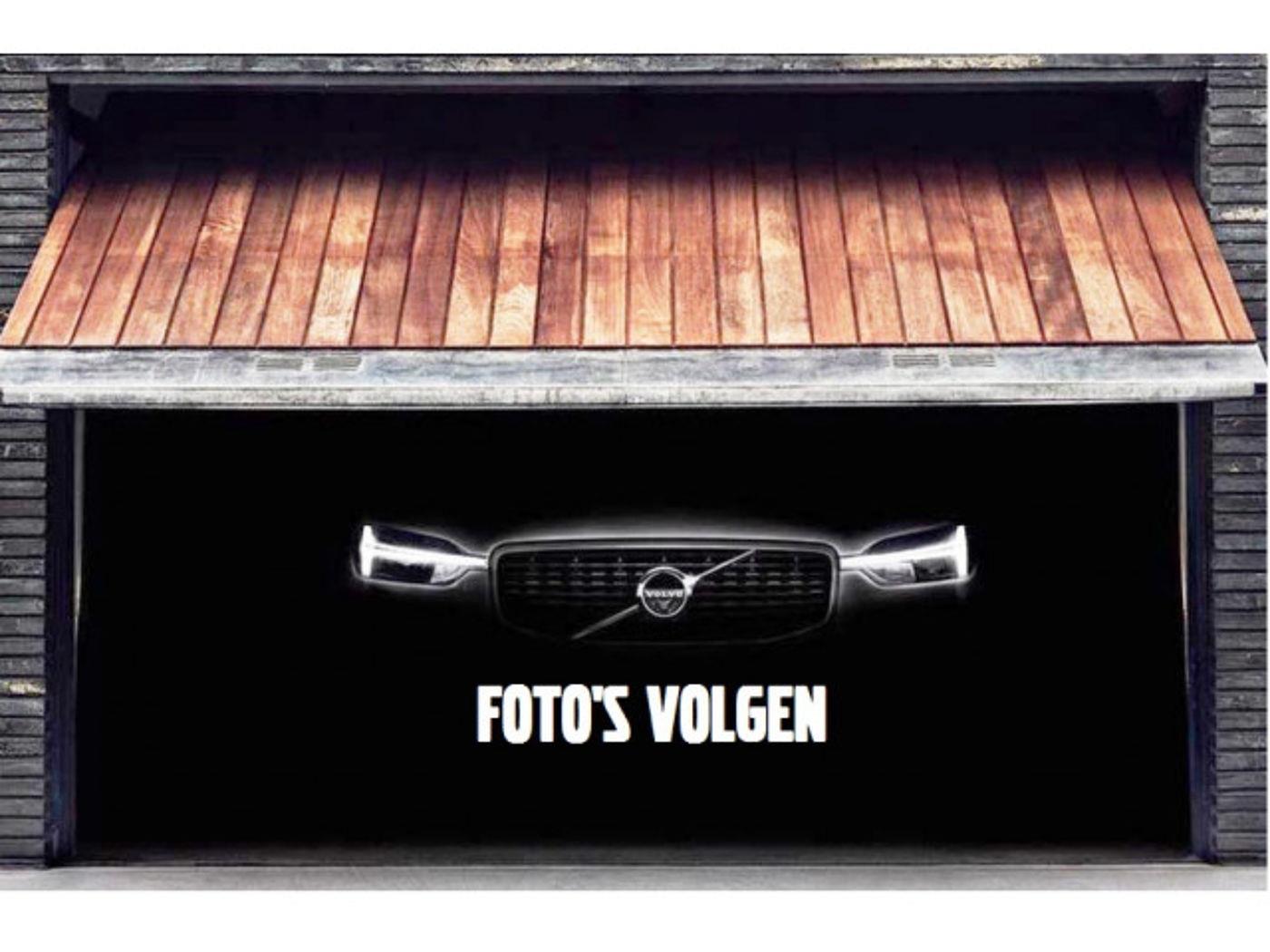 Volvo XC40 1.5 T5 Recharge R-Design | Panoramadak | Stoelverwarming | Trekhaak | Achteruitrijcamera | bij viaBOVAG.nl